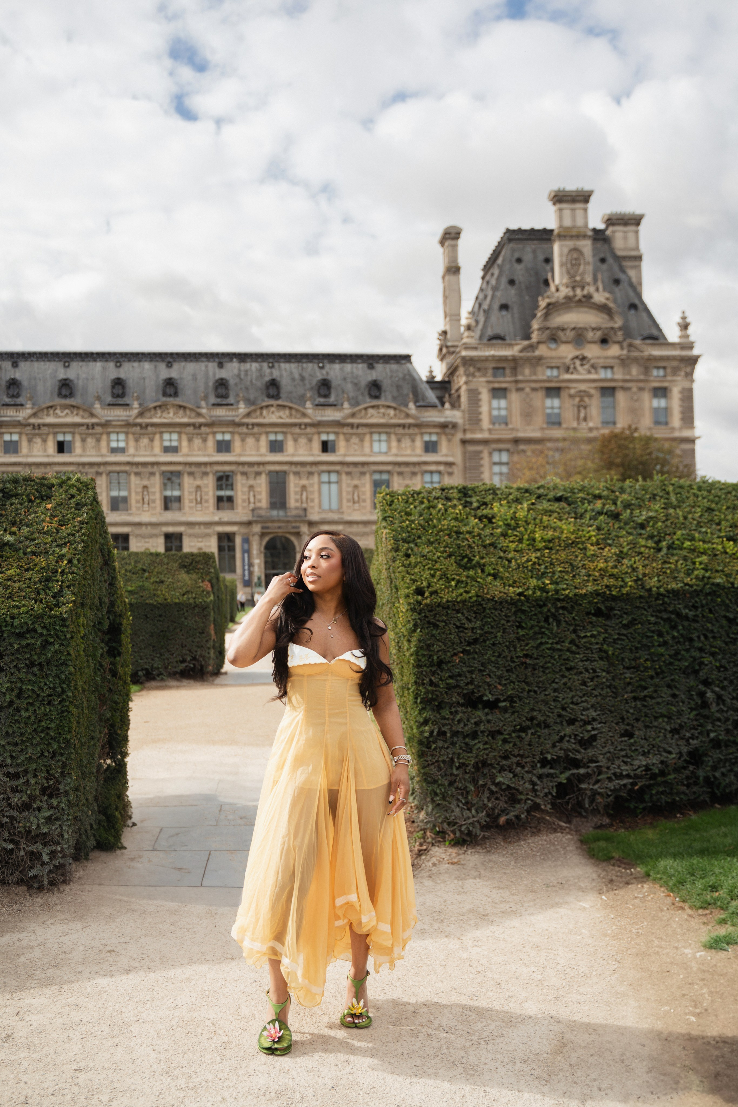 Arielle (2 hours). Photographer in Paris|Solo and groups, portraits & content, couples photo-shoot in Paris at the best locations