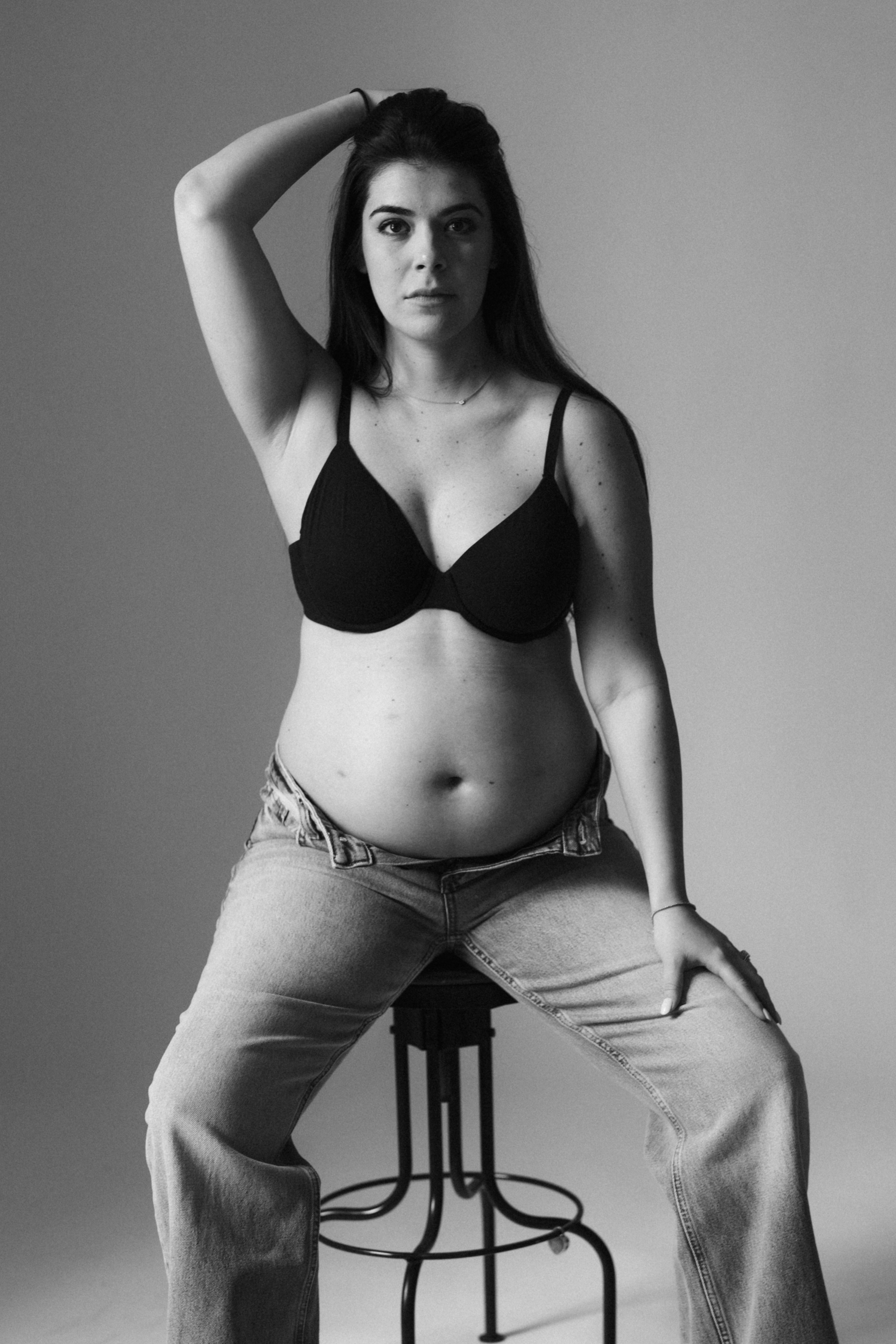 Nicole. Modern maternity photographer in Long Island New York