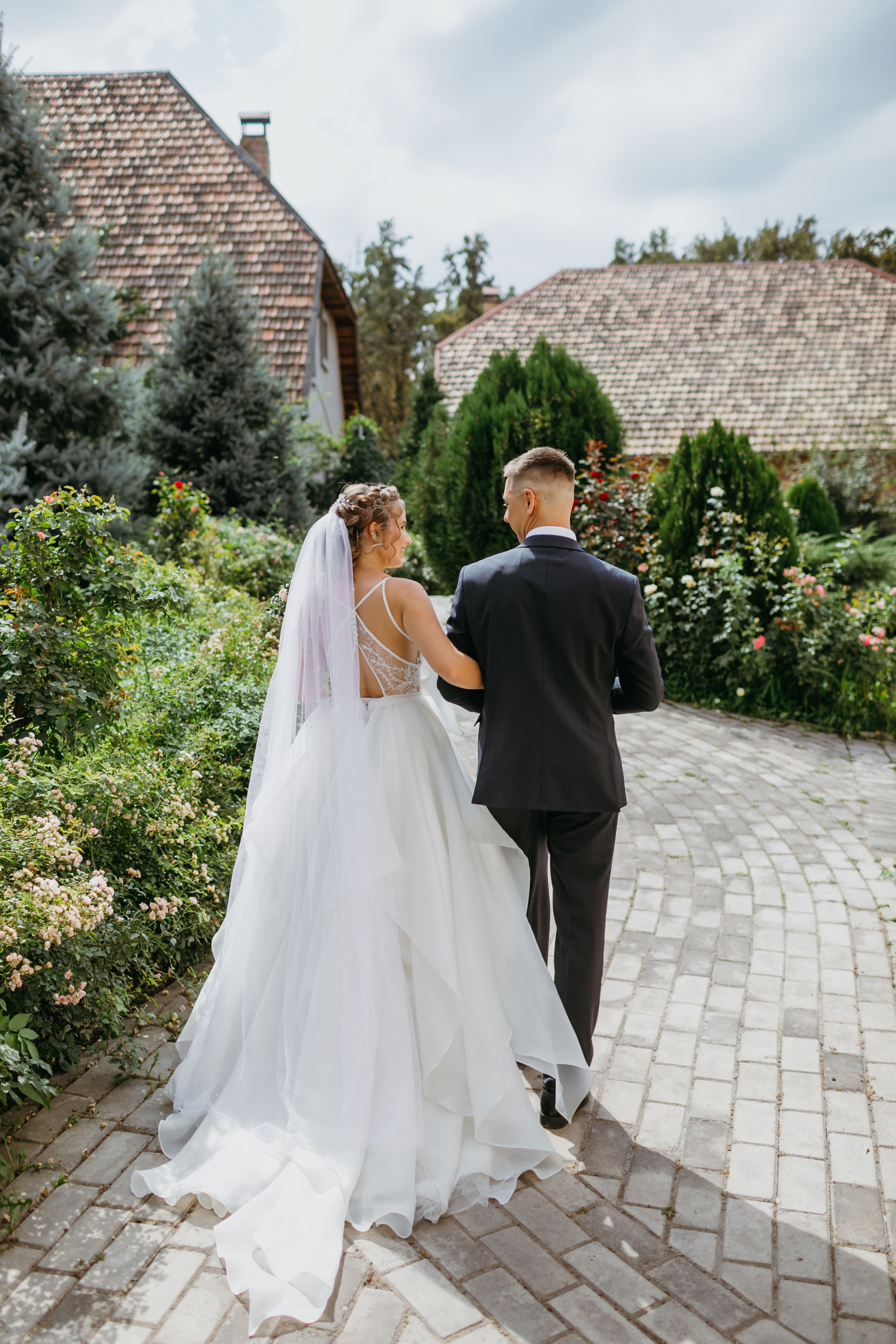 Свадебная фотоссесия для молодоженов в Бишкеке. Фотограф в Бишкеке Оксана Шувалова