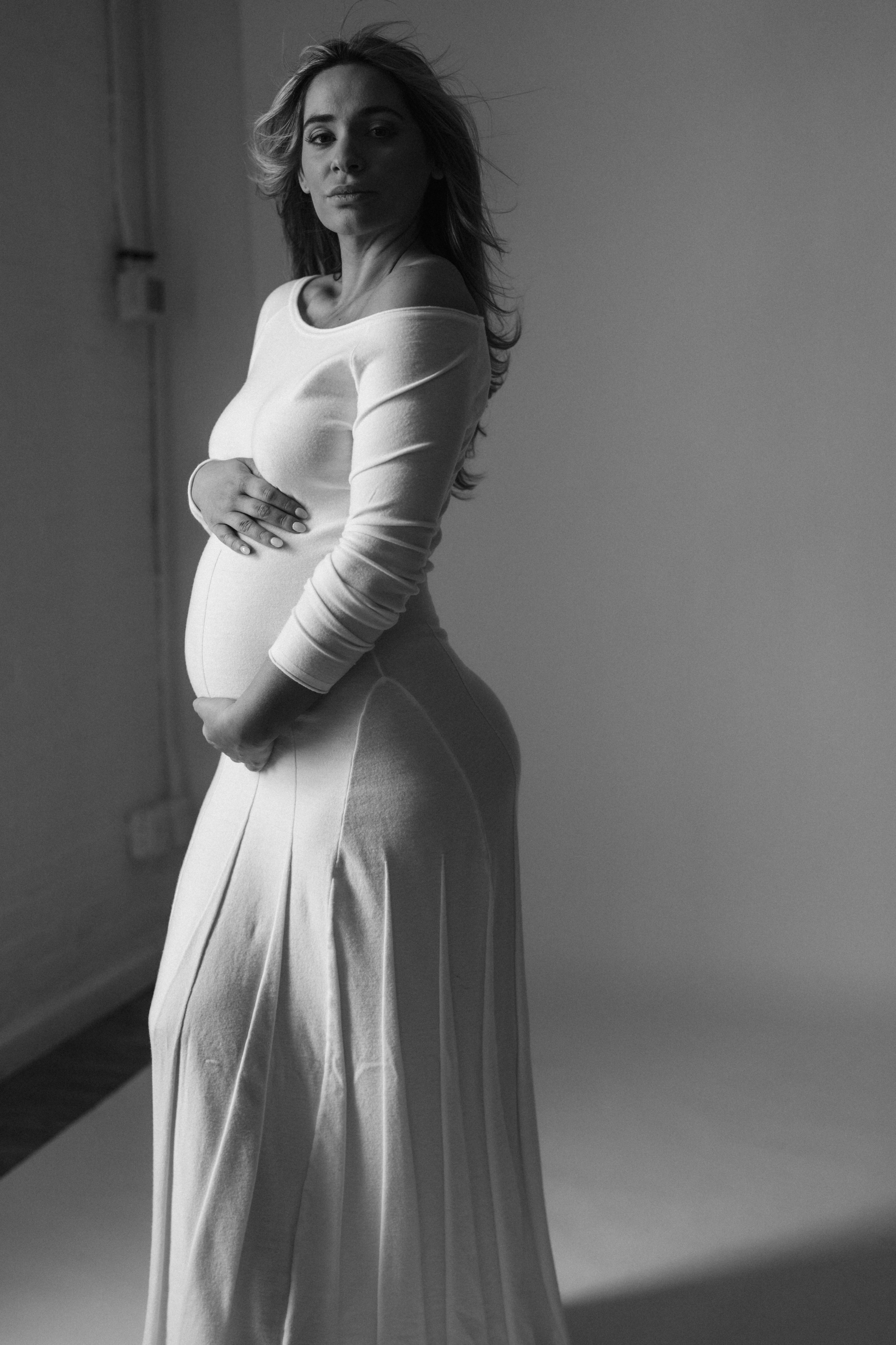 Anastasia. Modern maternity photographer in Long Island New York