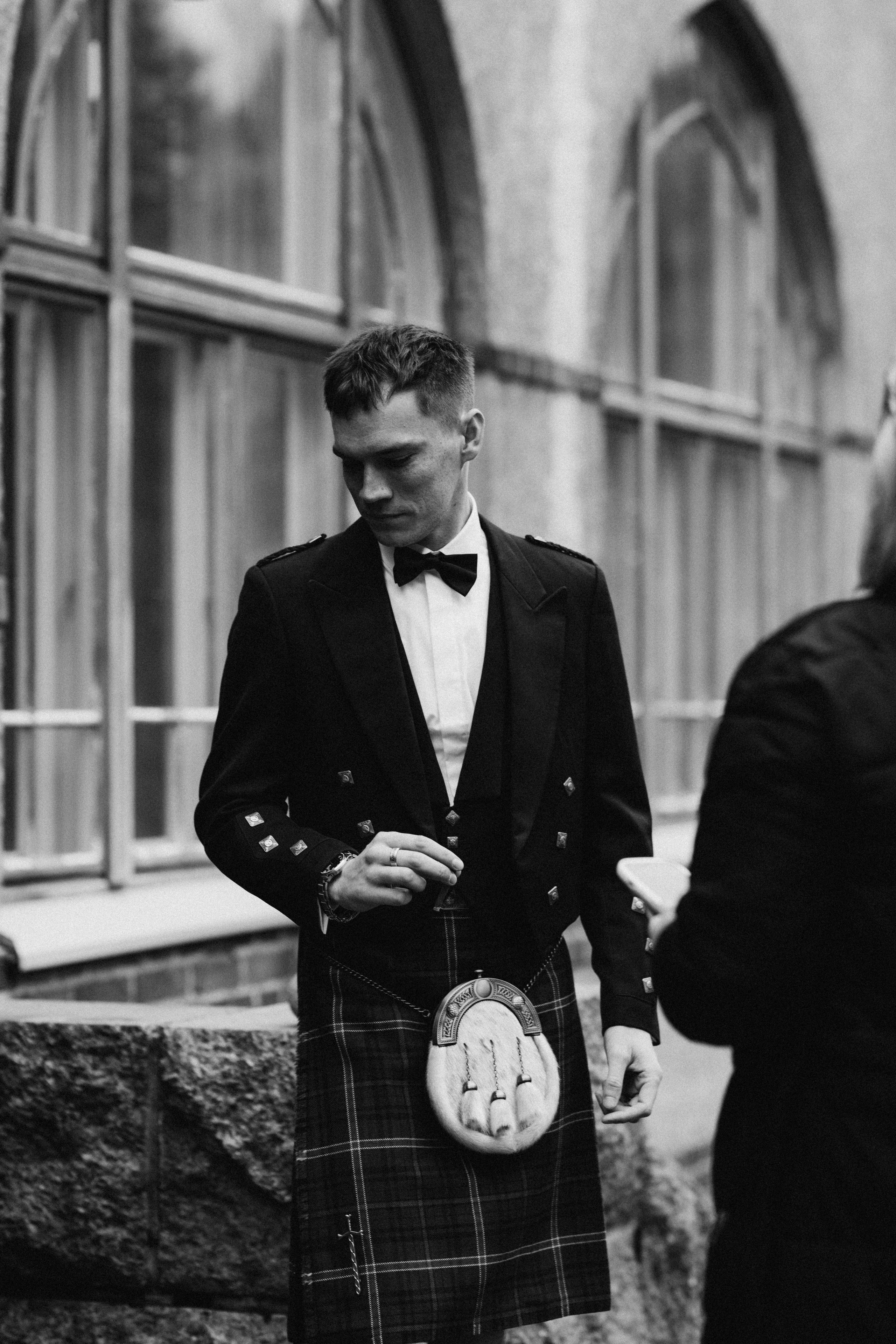 Venla & Kerr. Wedding and portrait photographer in Helsinki Vickan O