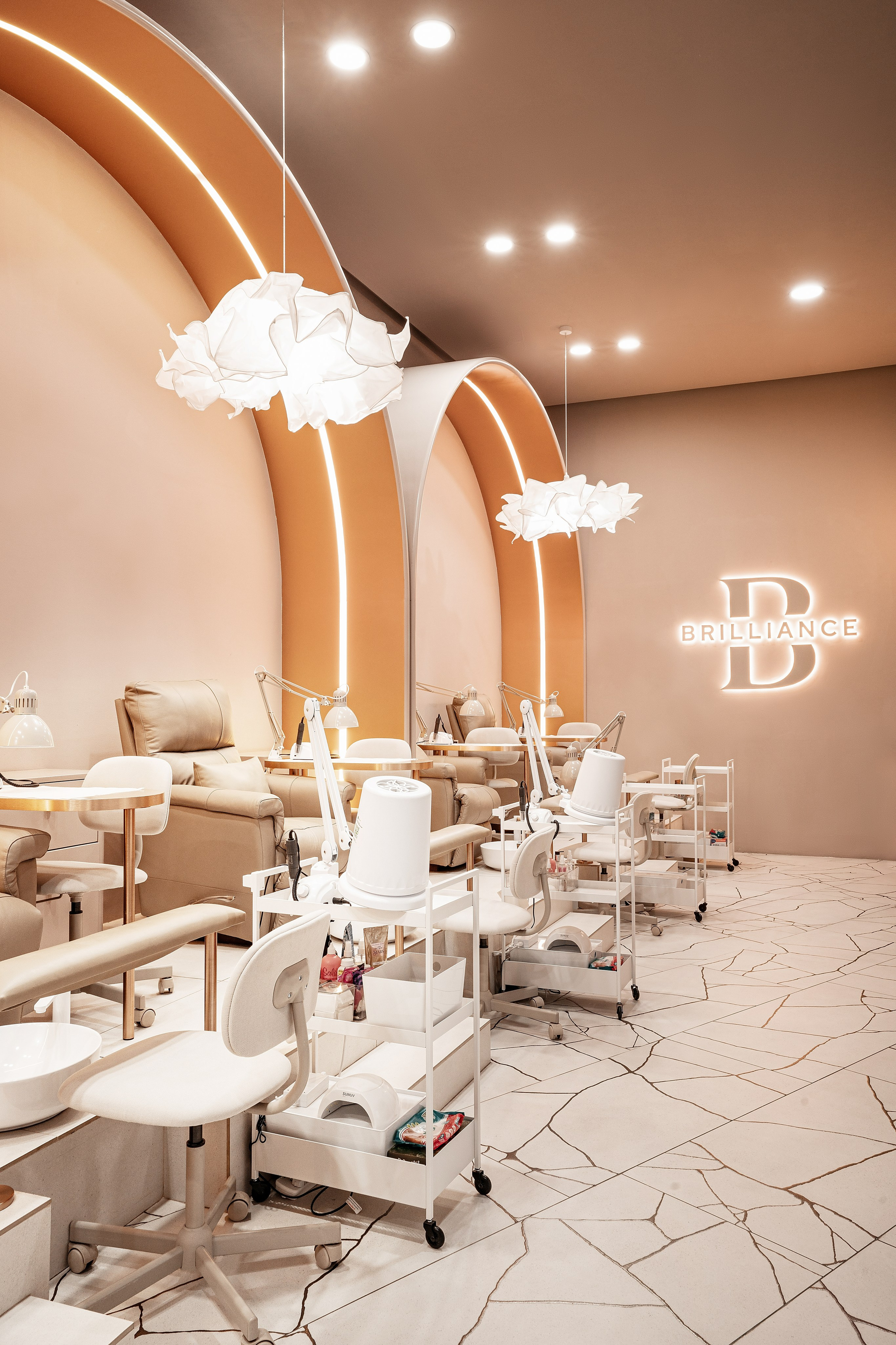 INTERIOR. Photo and video production. Editing & retouching services. Training