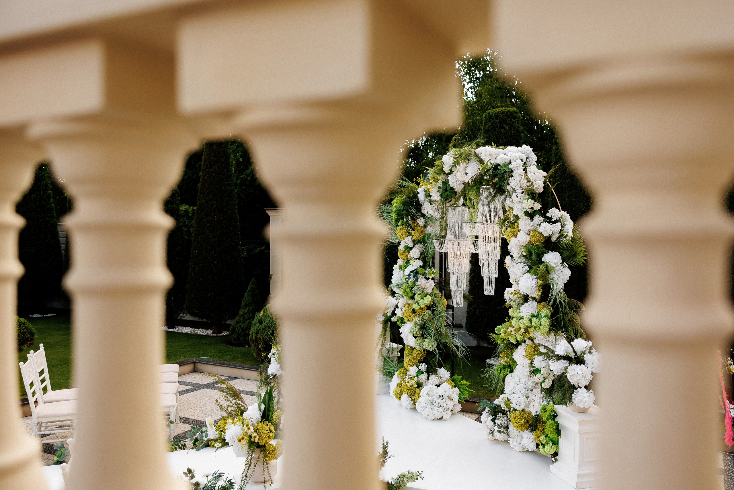 Eugen & Livia — Grand Elysee — Wedding Day. Servicii Foto și Video 067188353