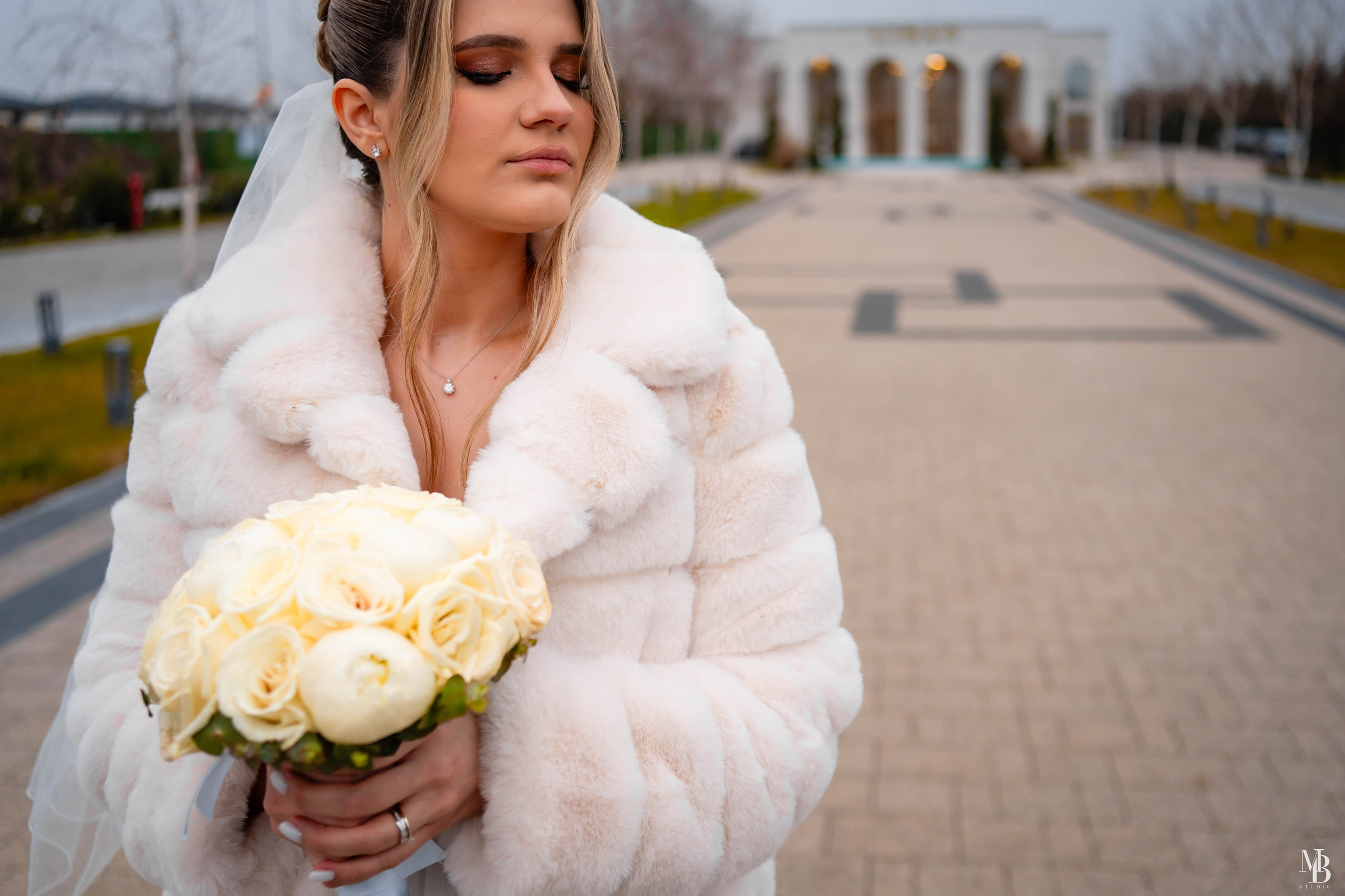 Constantin și Cătălina. MBT STUDIO