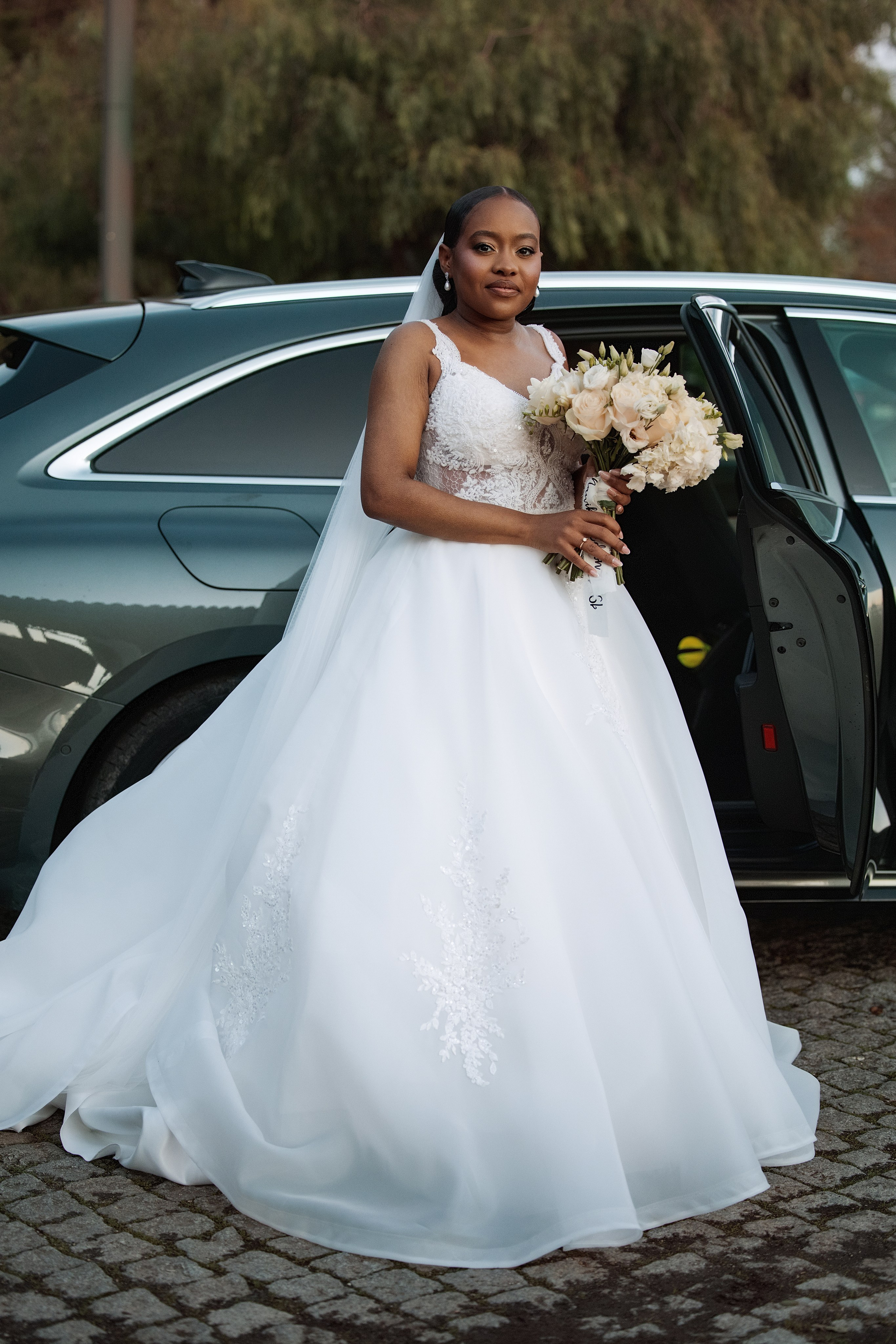 Nawik e Ethson. Fazemos o seu casamento ser lembrado por gerações