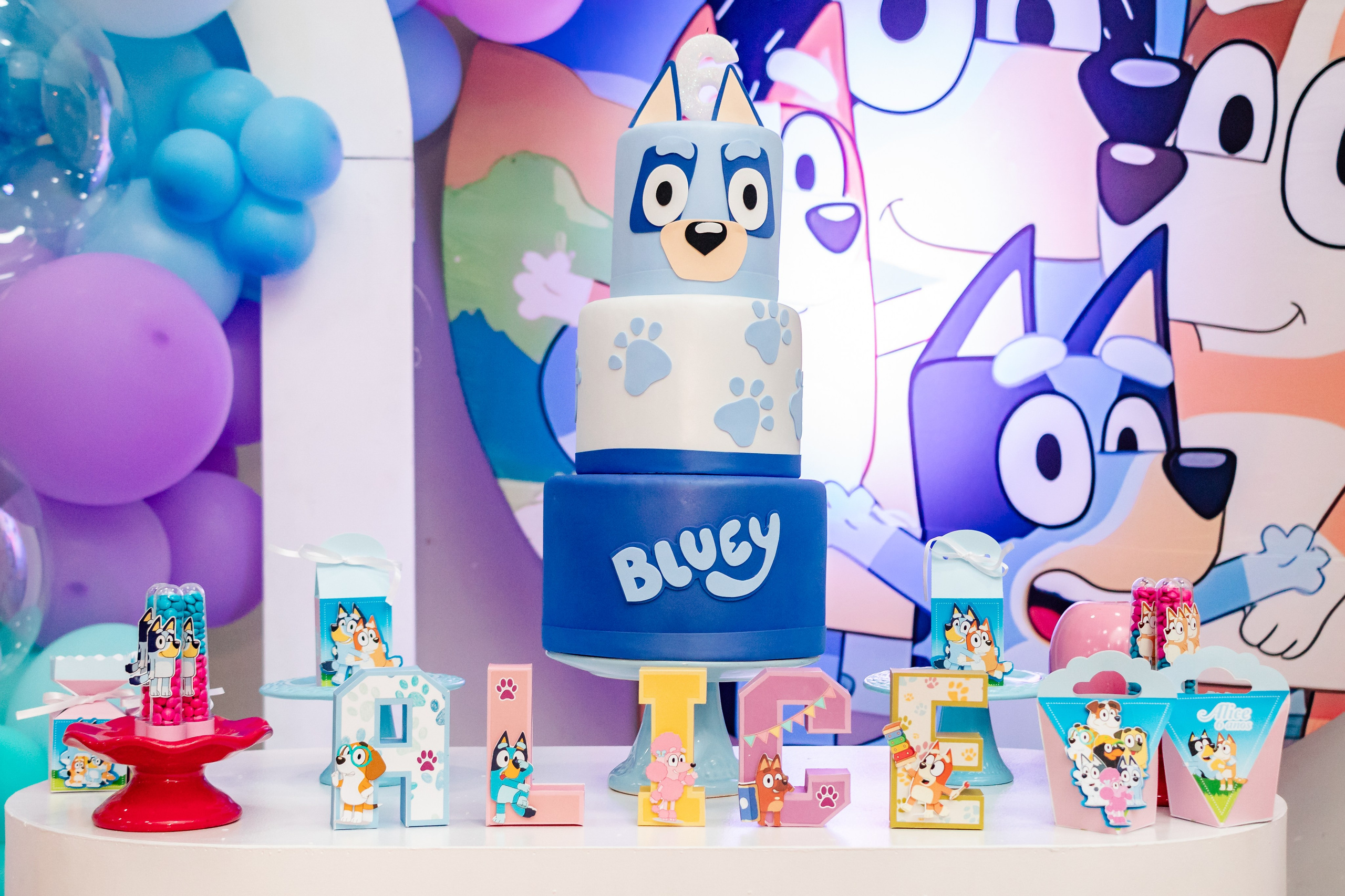 Alice — Aniversário 6 anos. Principal