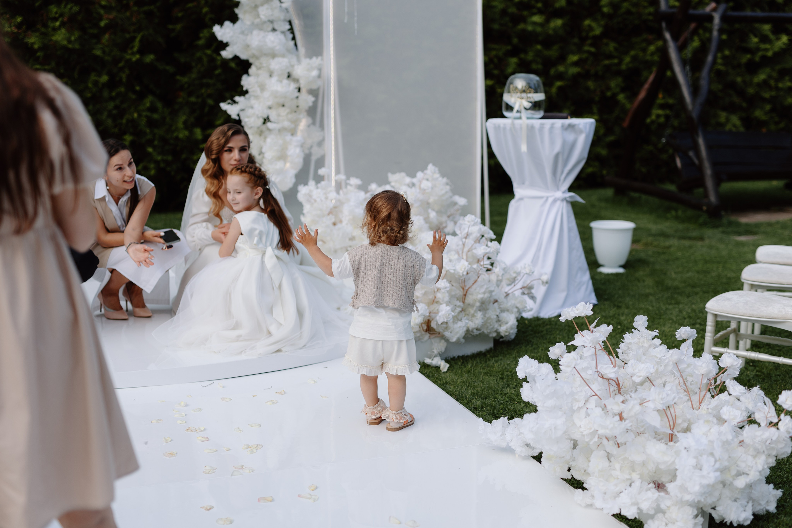 Corina & Dumitru. Main