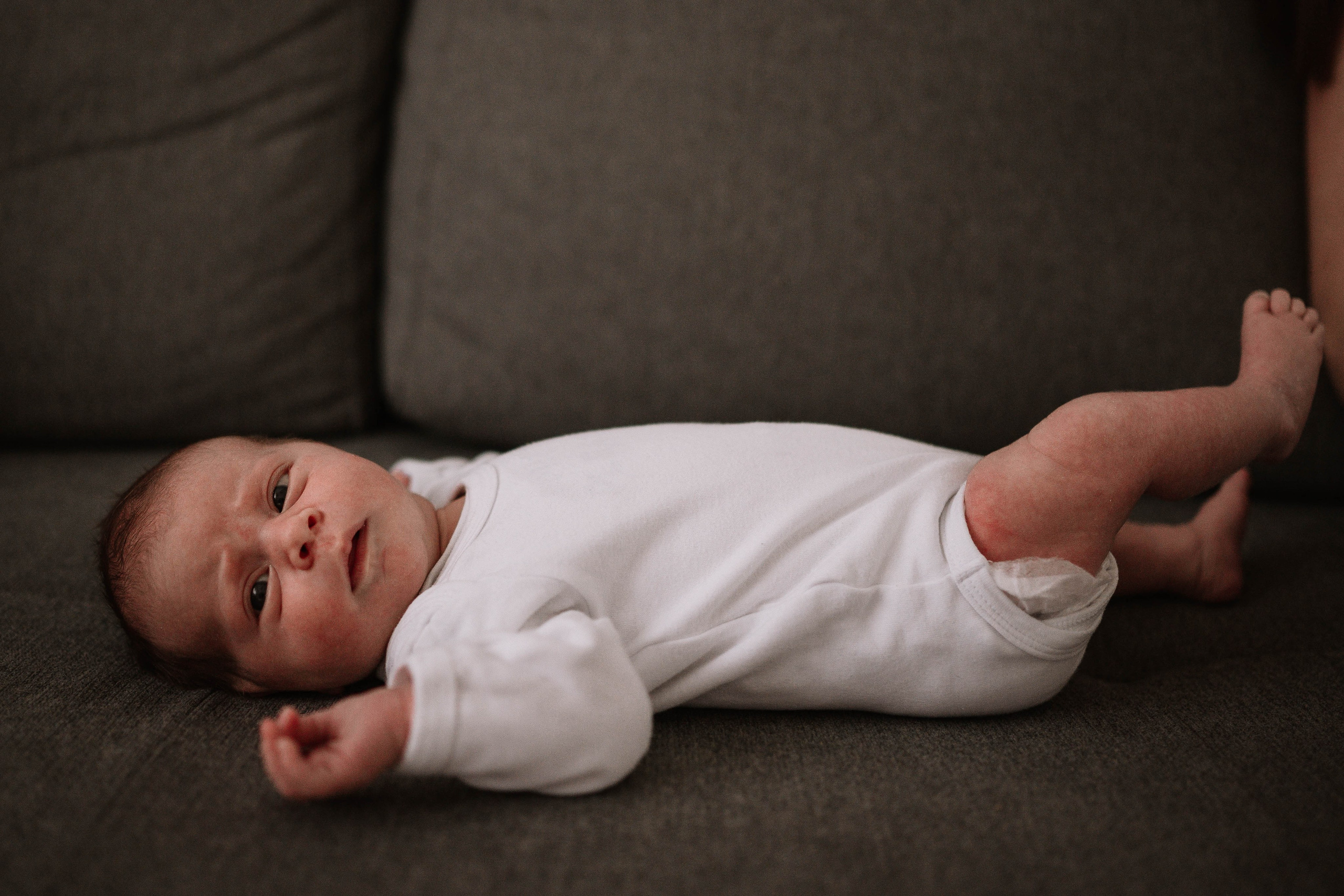 Iva - fotografisanje bebe kod kuće. Dečiji i porodični fotograf