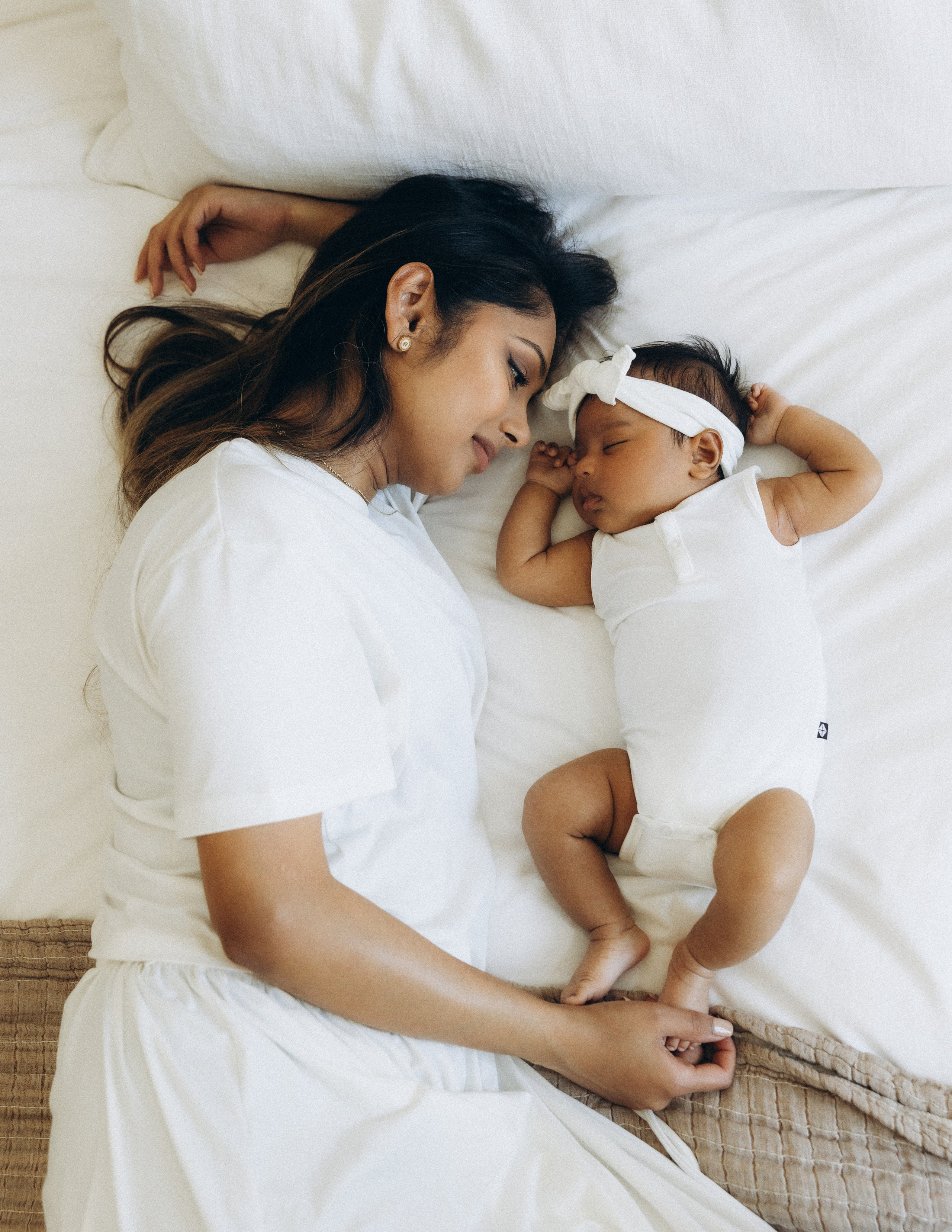 Lifestyle newborn. Los Angeles maternity, boudoir and family photographer