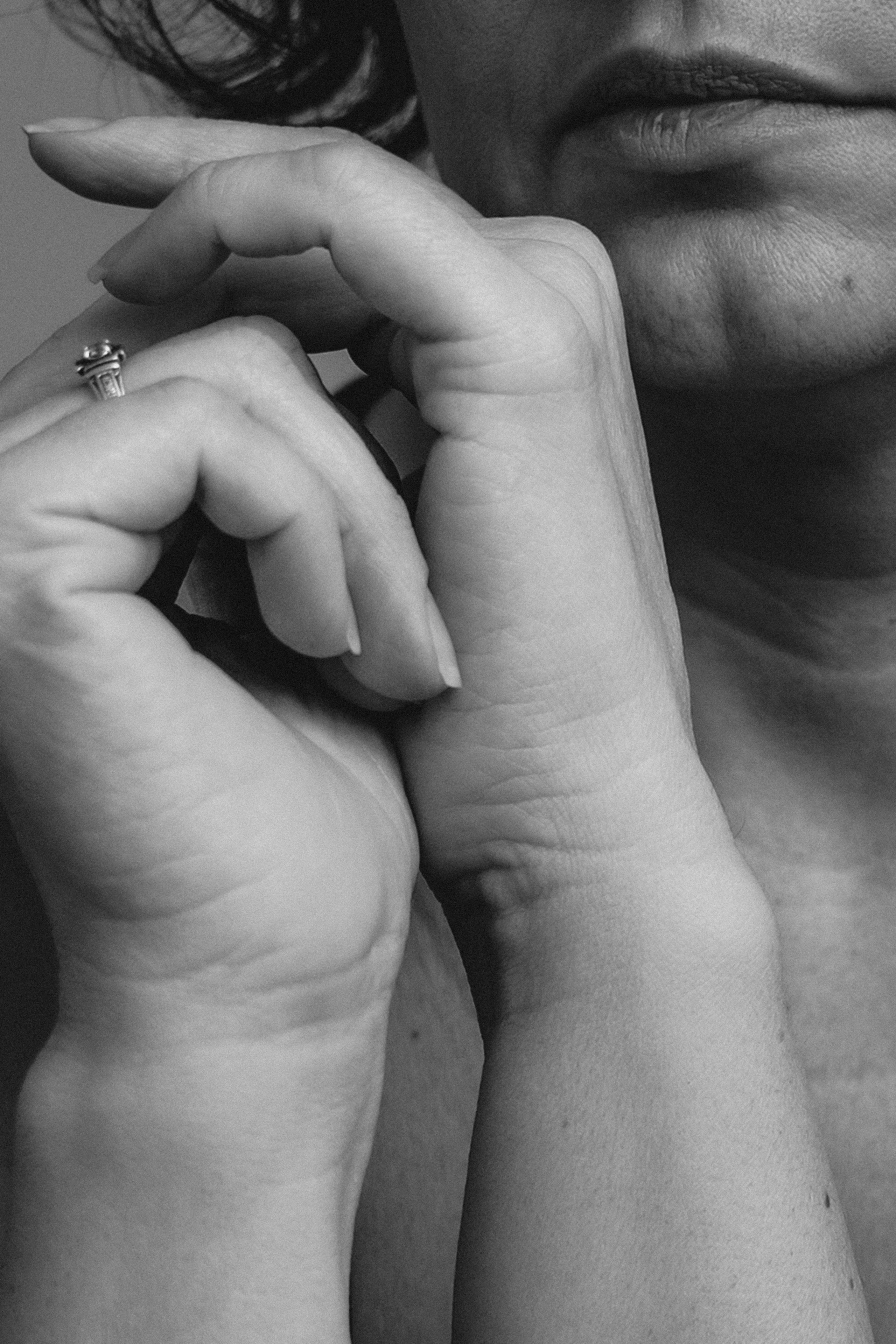 Facetten der Weiblichkeit. Schwarz-weiß Fotografie in Münster. Fotografin Viktoria Roschen