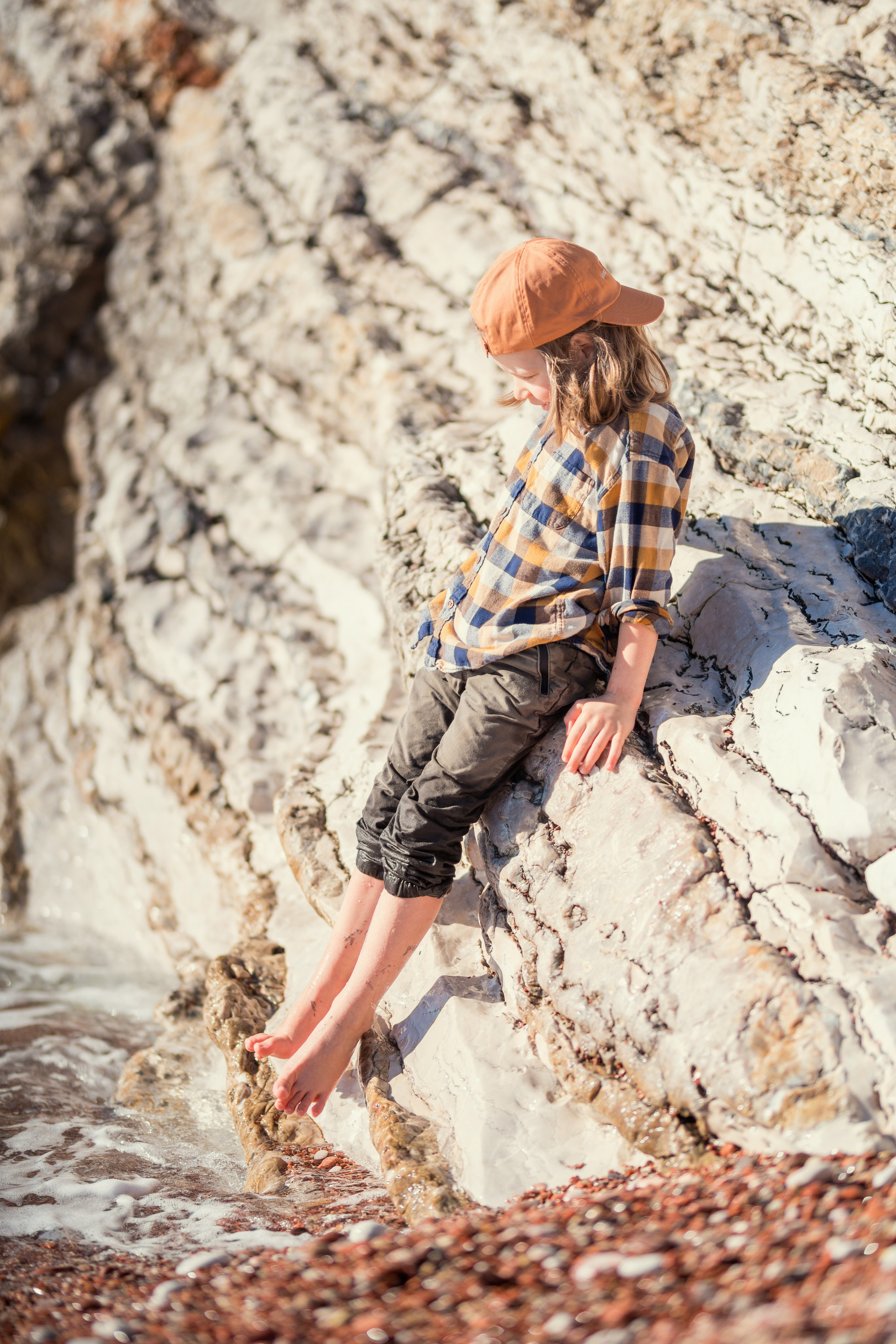 Фотосессия ребенка играющего на пляже Милочер в Черногории. Катя Халдеева Фотограф Саратов