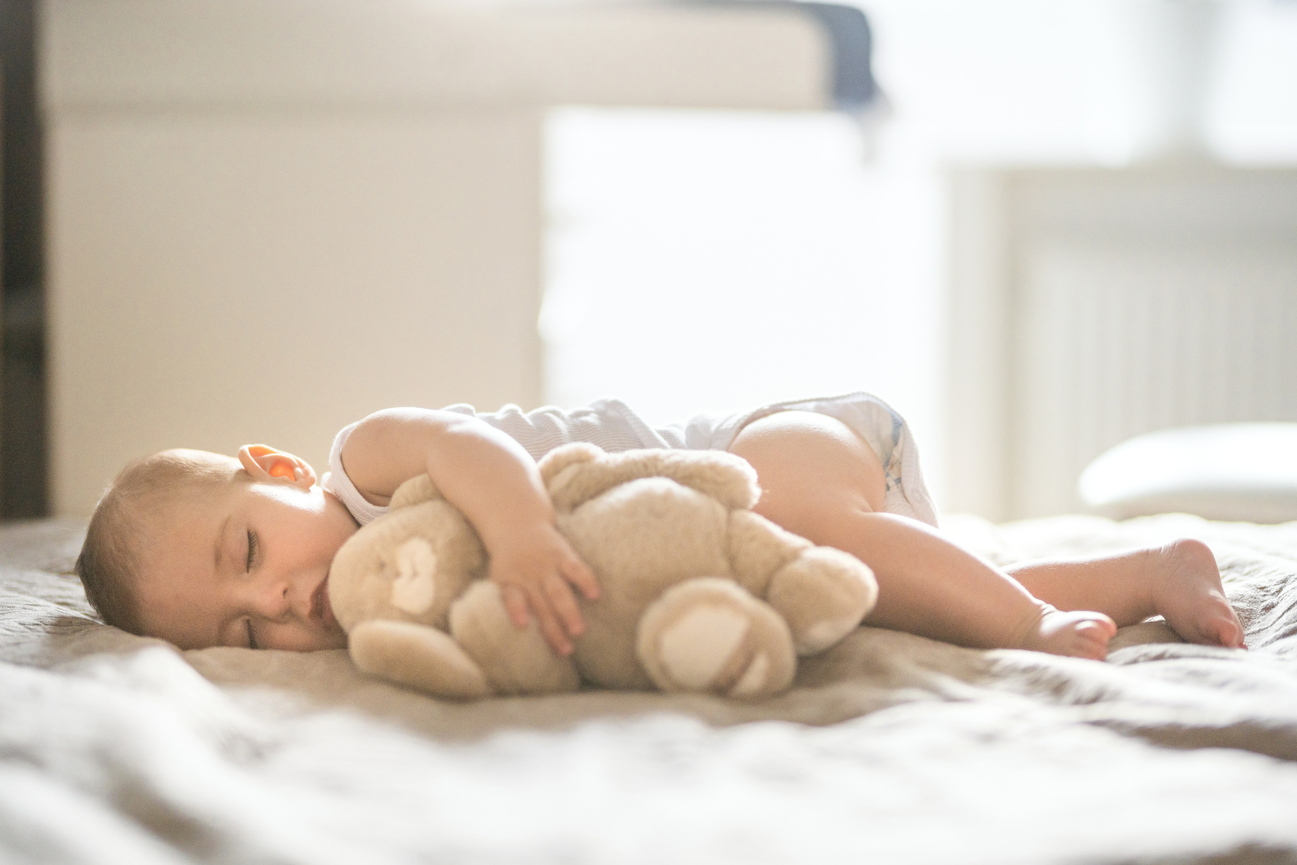 Photo session of a mother with a baby. Kate Khaldeeva photographer in Saratov