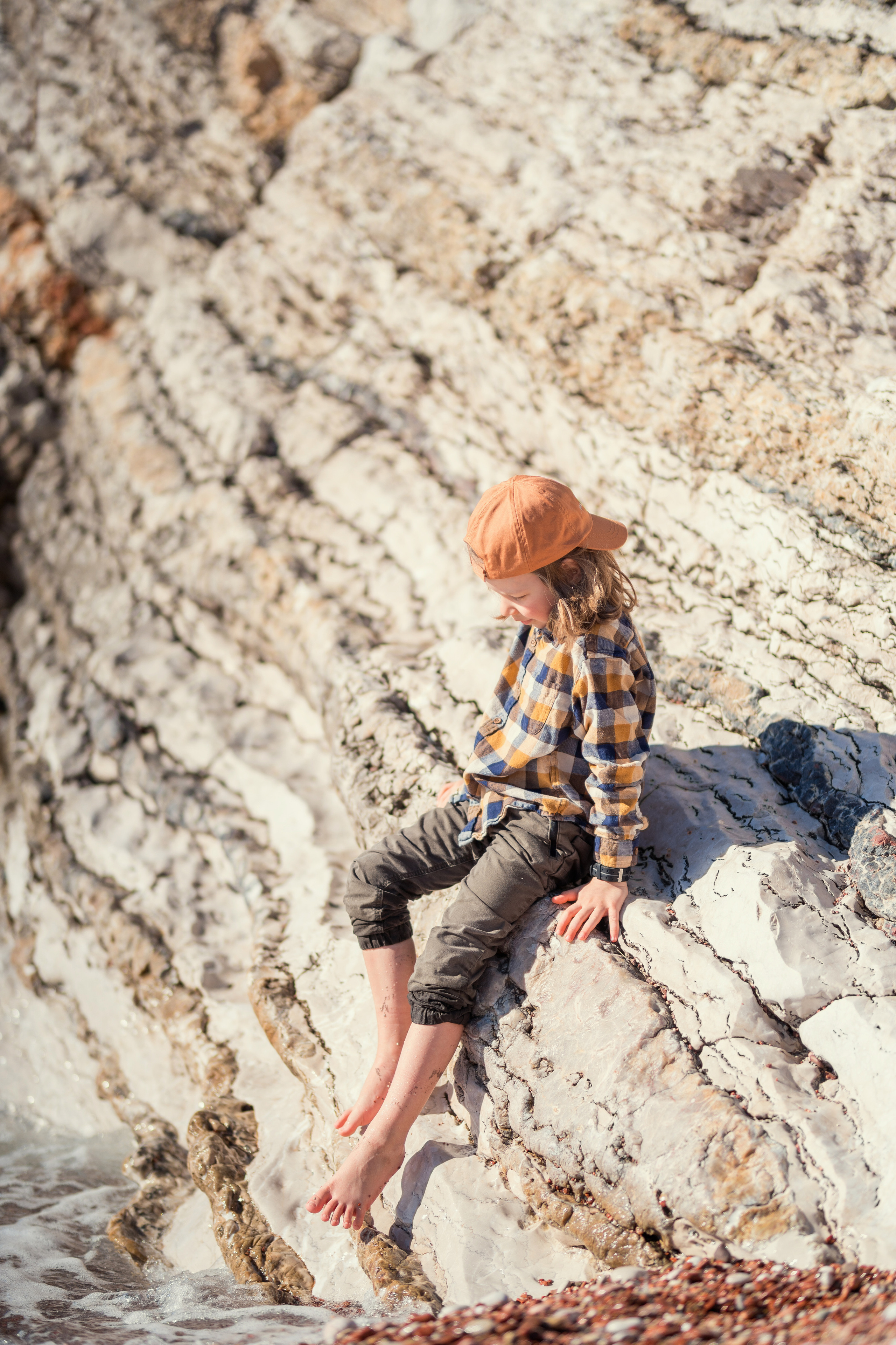 Фотосессия ребенка играющего на пляже Милочер в Черногории. Катя Халдеева Фотограф Саратов