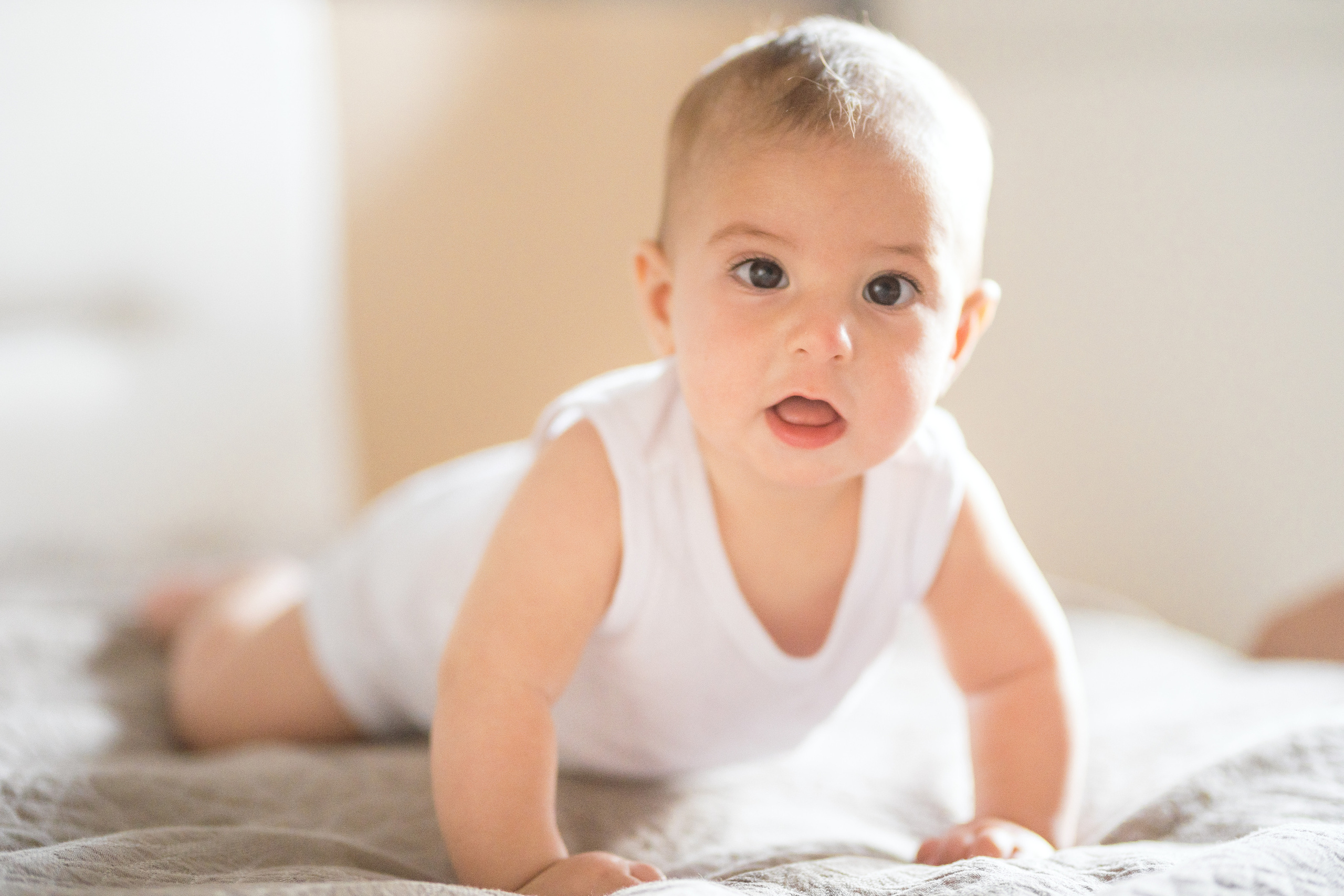 Photo session of a mother with a baby. Kate Khaldeeva photographer in Saratov