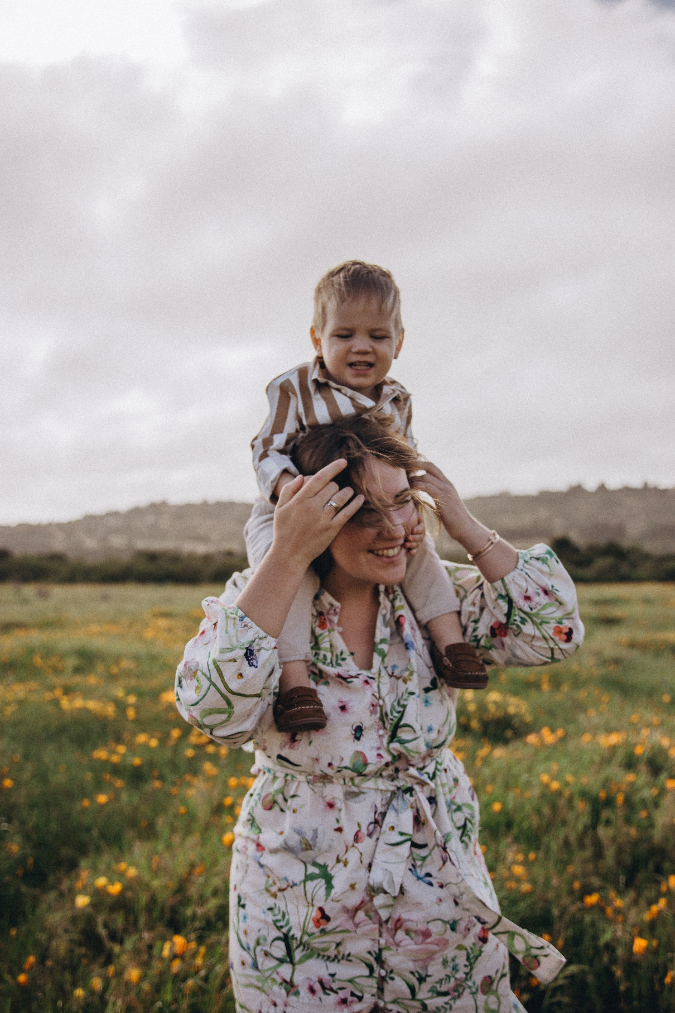 Sesión de fotos familiar en el campo — costa Chilena. Photographer in Santiago, Chile Anna Almazova