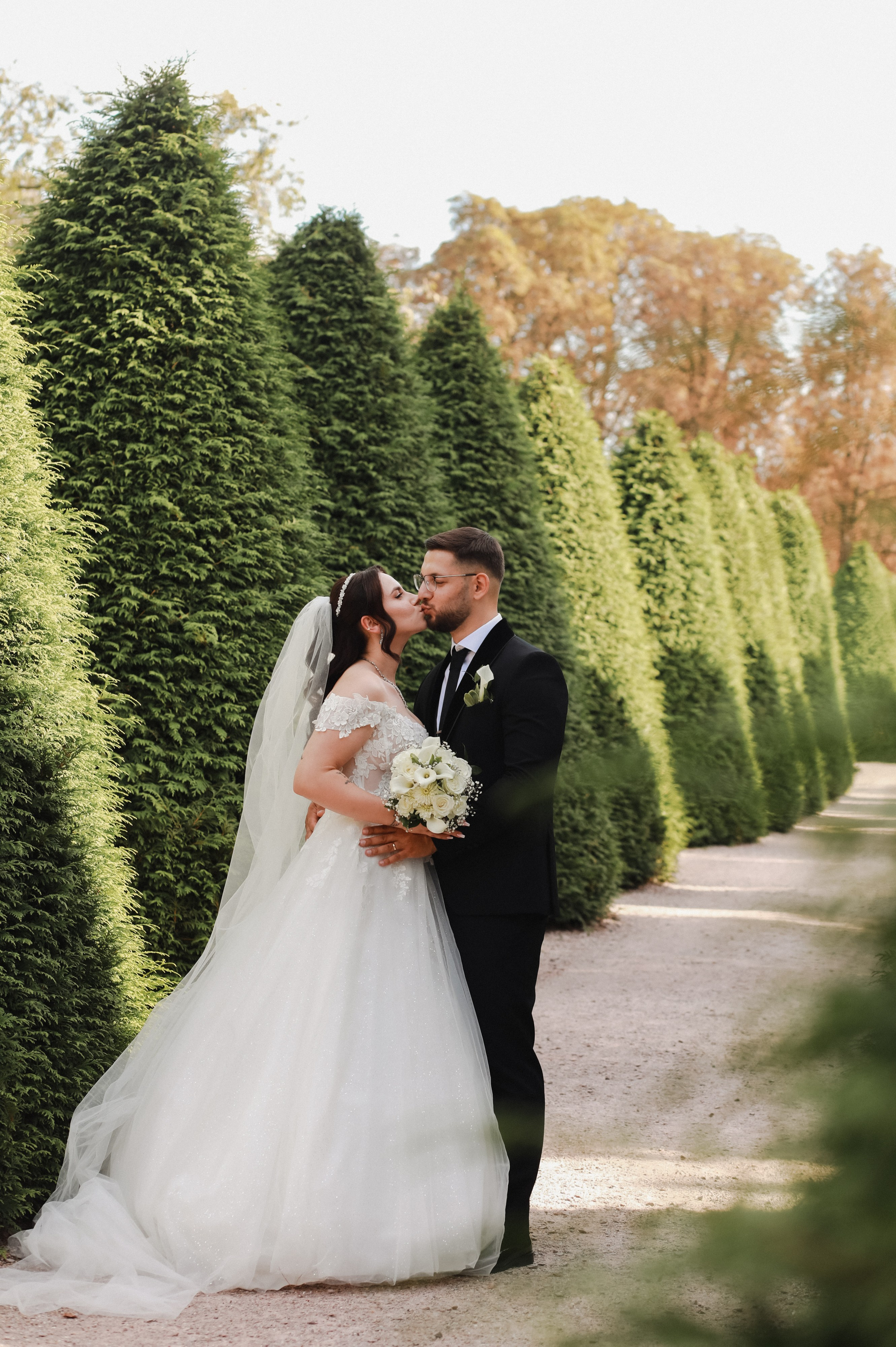 Romantische Fotos im Schlosspark Schwetzingen – Hochzeitsfotograf Heidelberg