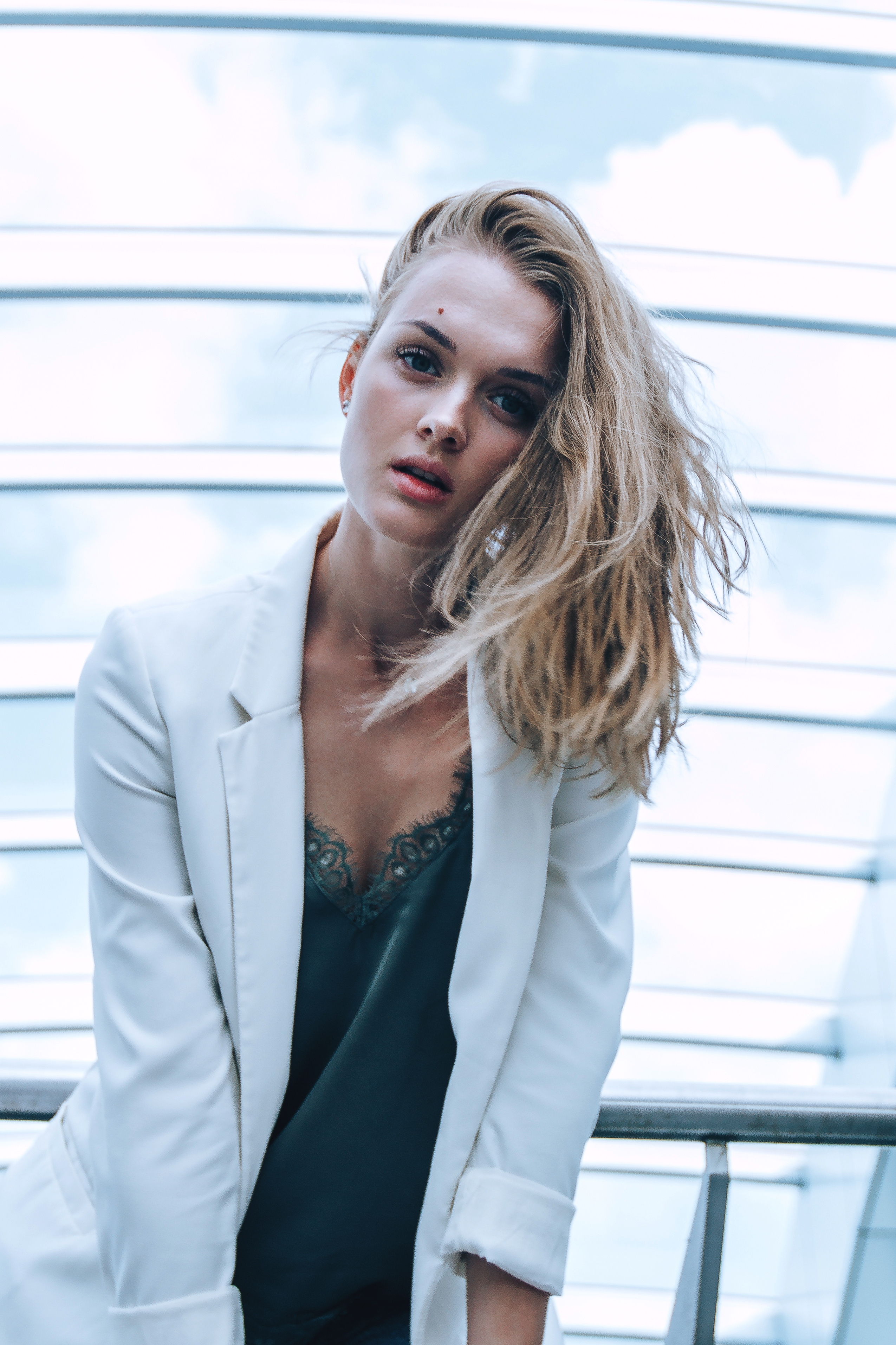 LINES AROUND US. Amina Gunenc - bruiloft- en familie fotograaf in Nederland