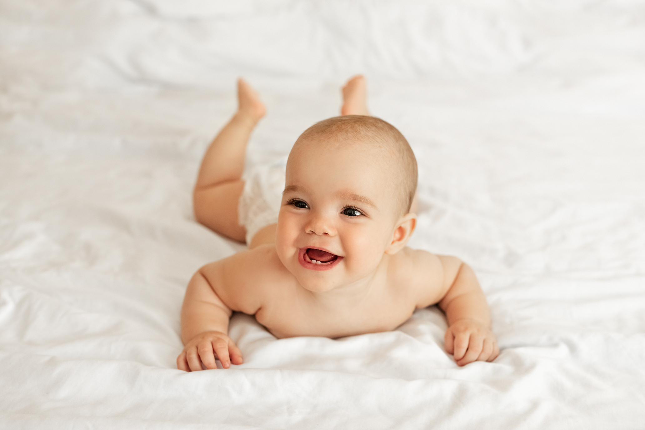 תינוקות מגיל חודשיים. צילומי הריון, ניו בורן, גיל שנה בראשון לציון -Jenya Rosso Photography