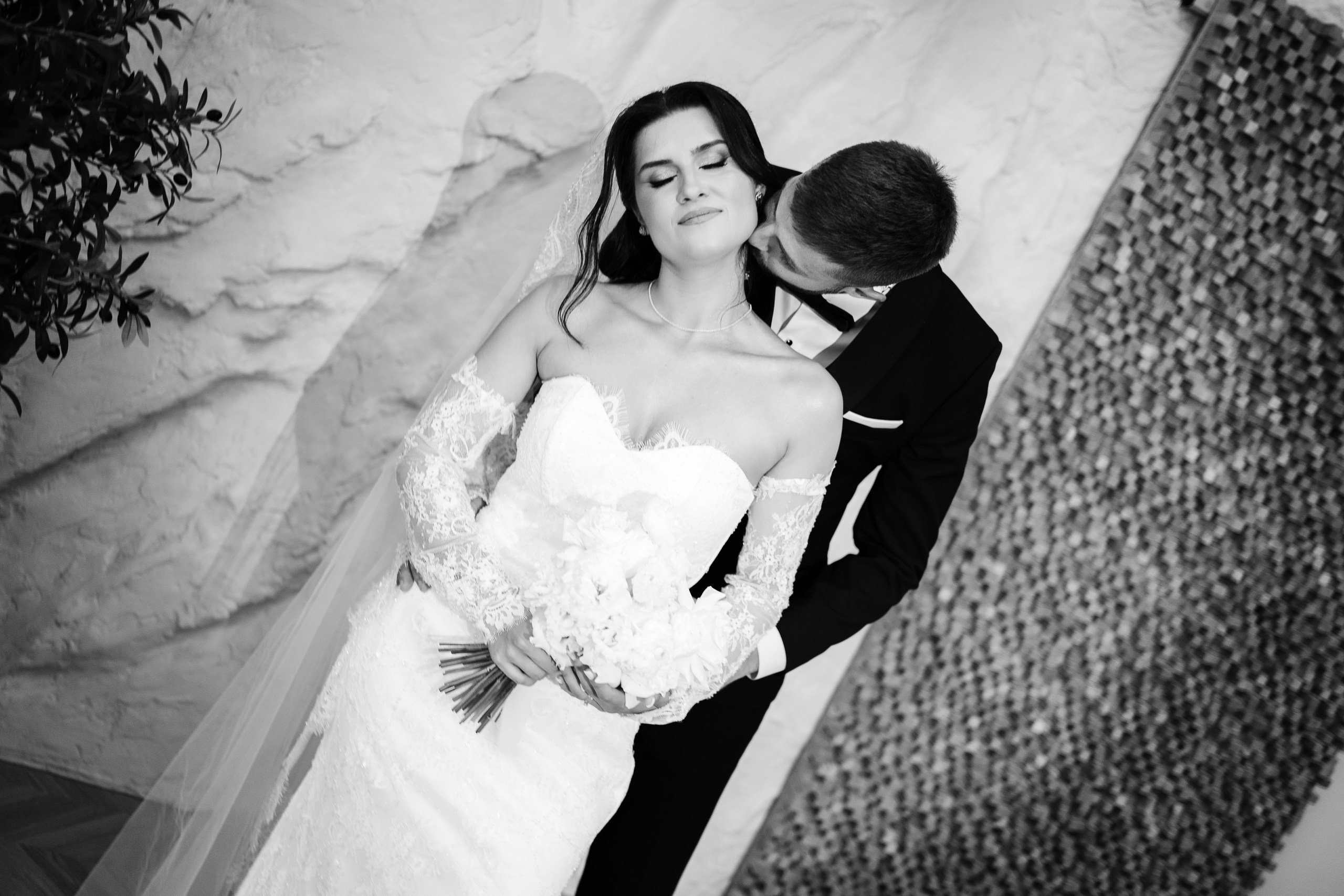 Catalina & Sebi. Ionut Cimpoes FOTOGRAF