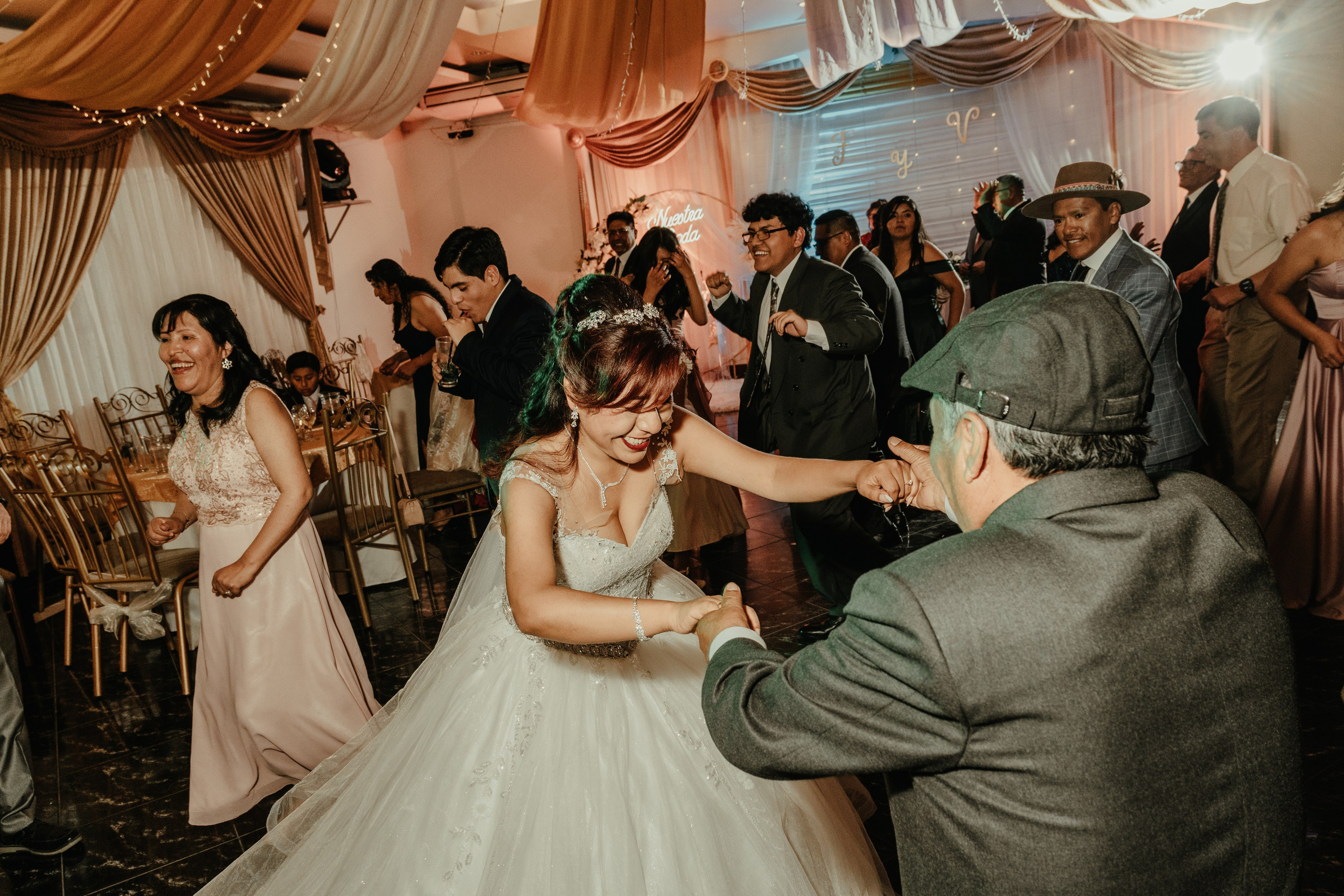 VANESSA + FRANKLIN BODA RELIGIOSA. Studio KVTA | Fotografía y Video de Bodas en Arequipa