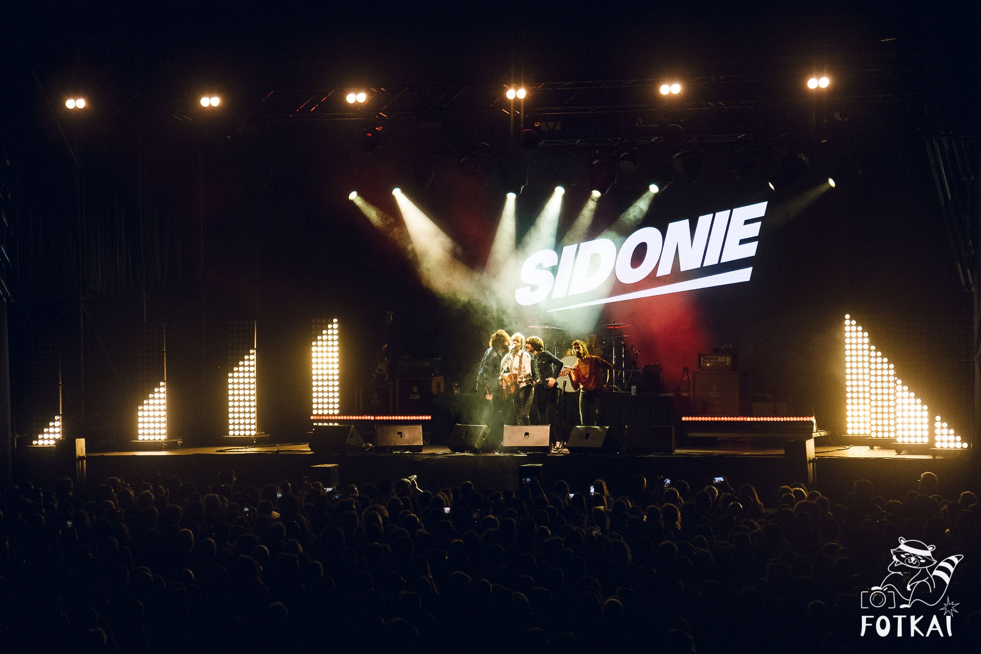 Sidonie en Torrevieja 2025 – Fotos del concierto y reportaje completo | FOTKAI
