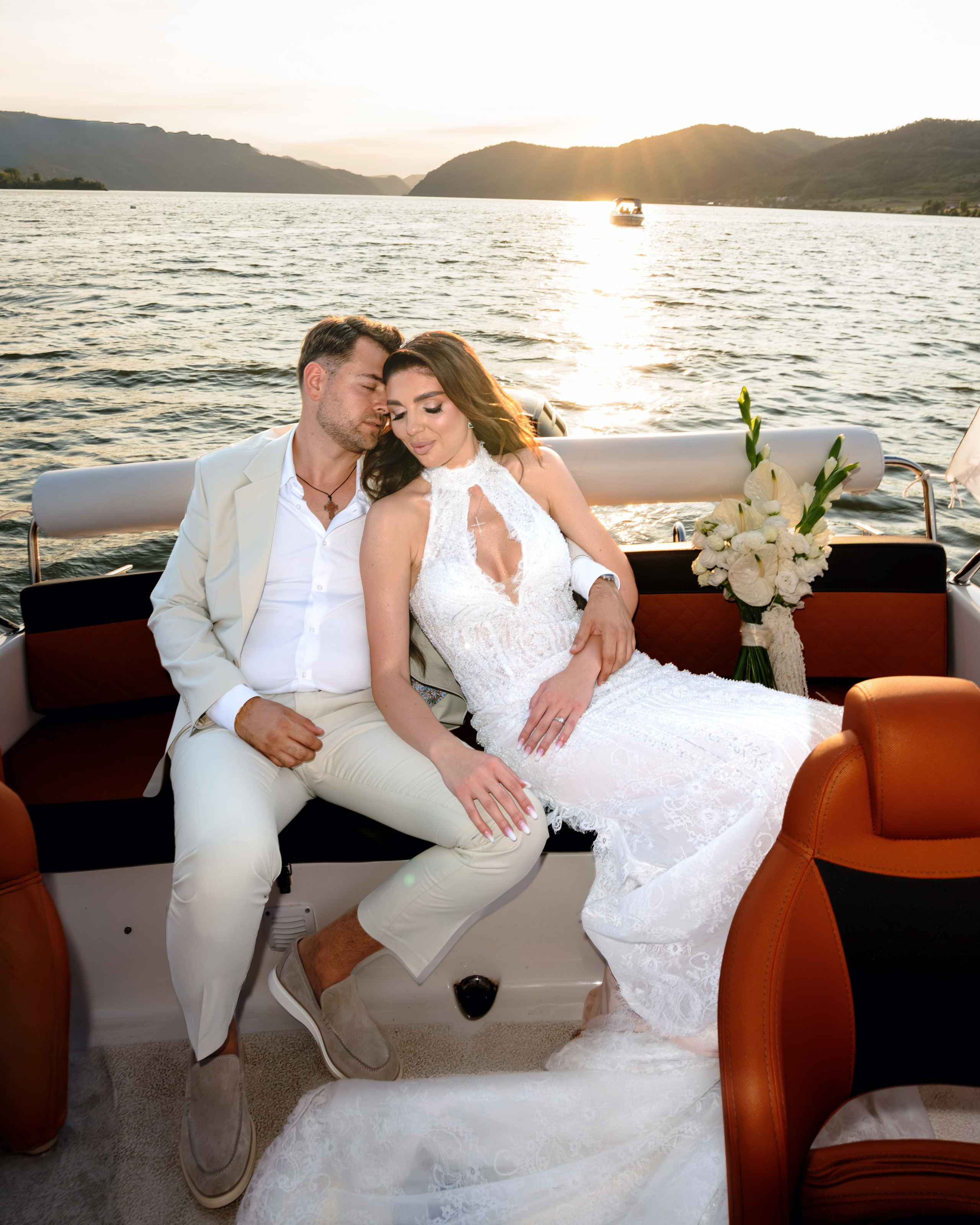 Iubire la apus pe Dunăre | Sonia & Bogdan. Andrei Marta | Fotograf Nuntă & Destination Wedding