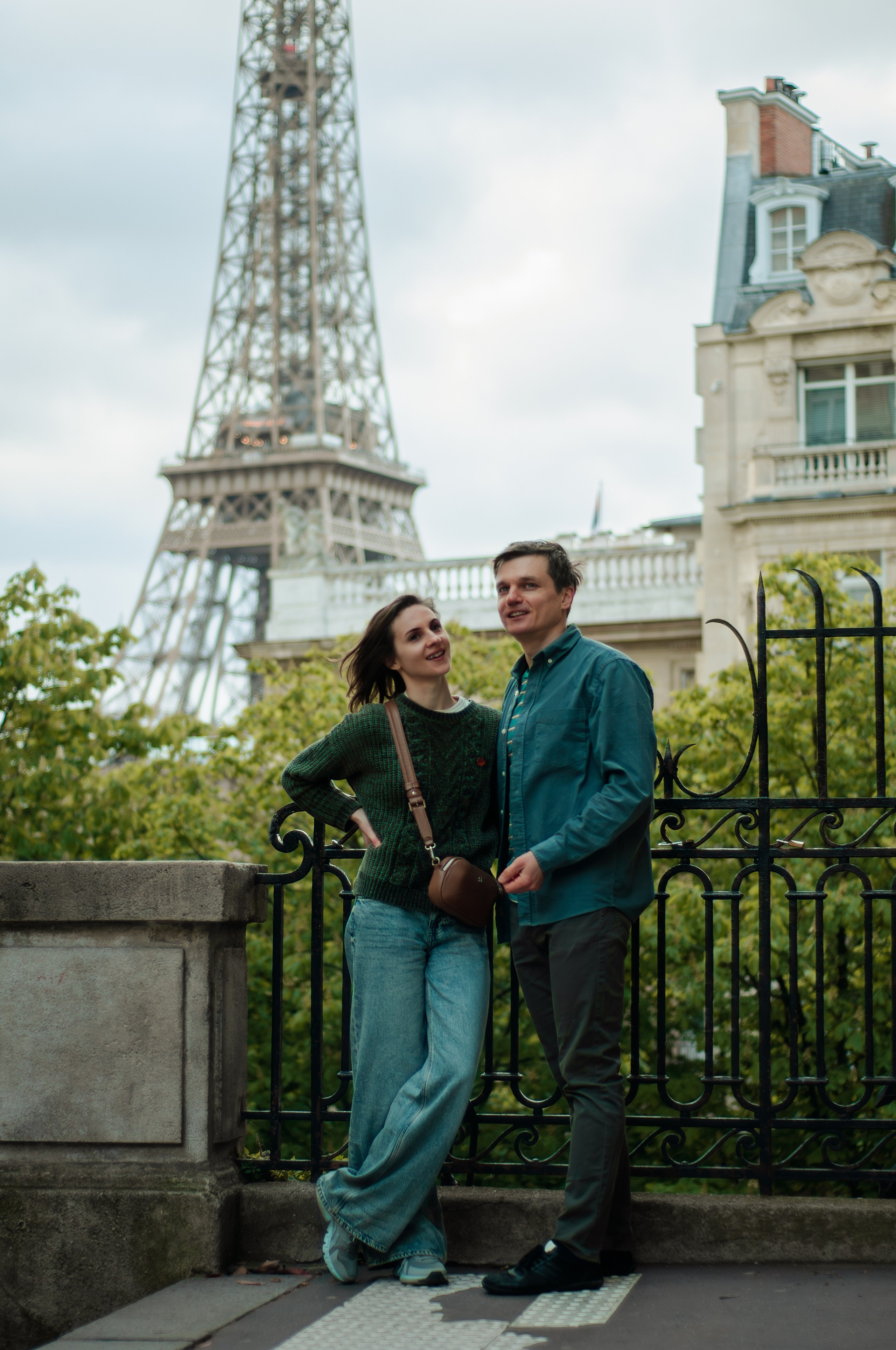 Family photoshoot at the Trocadero. Paris photographer — Polina Osipova