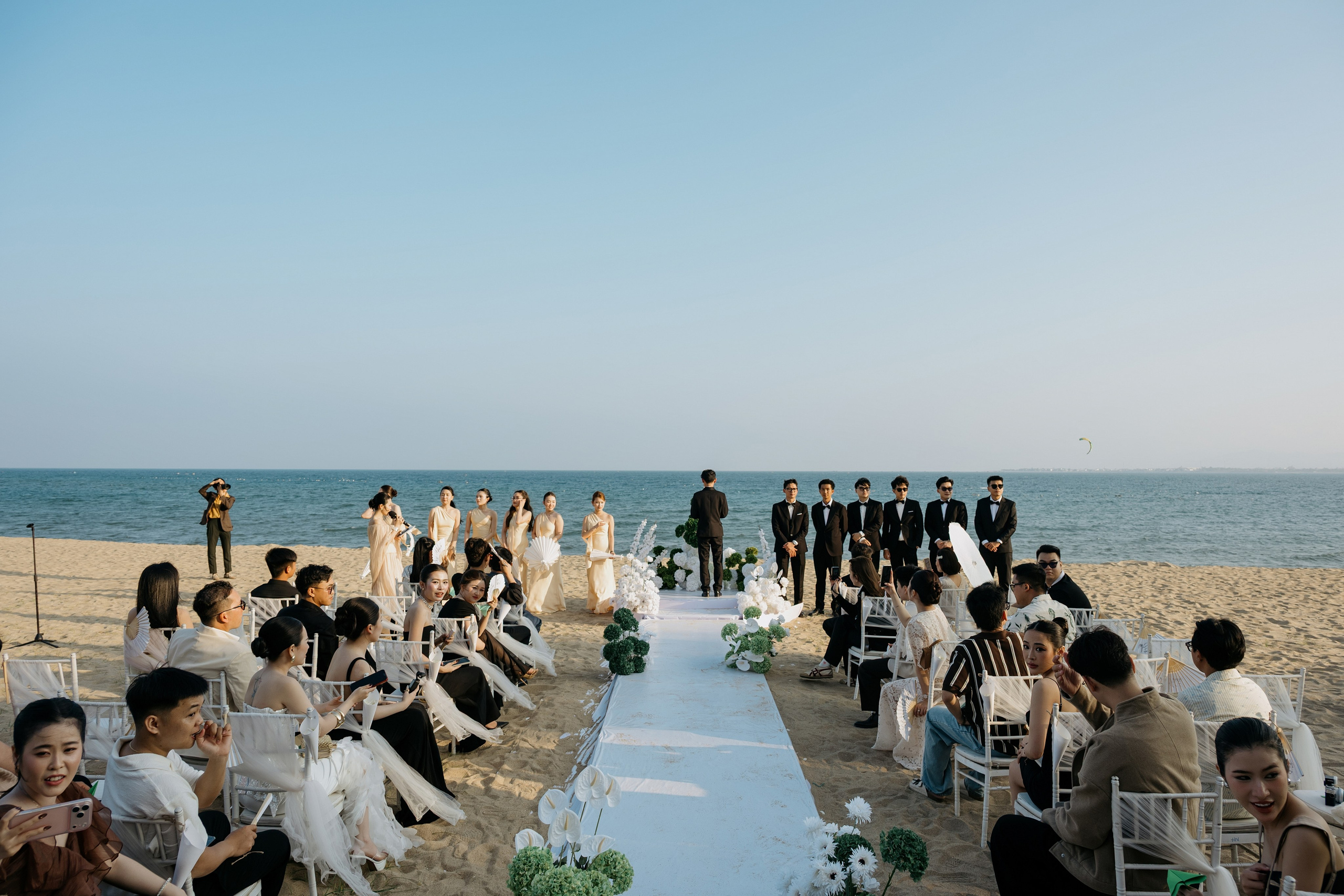 DIEU & THINH/Destination Wedding. Nhiếp ảnh gia đám cưới hàng đầu tại Thành Phố Hồ Chí Minh