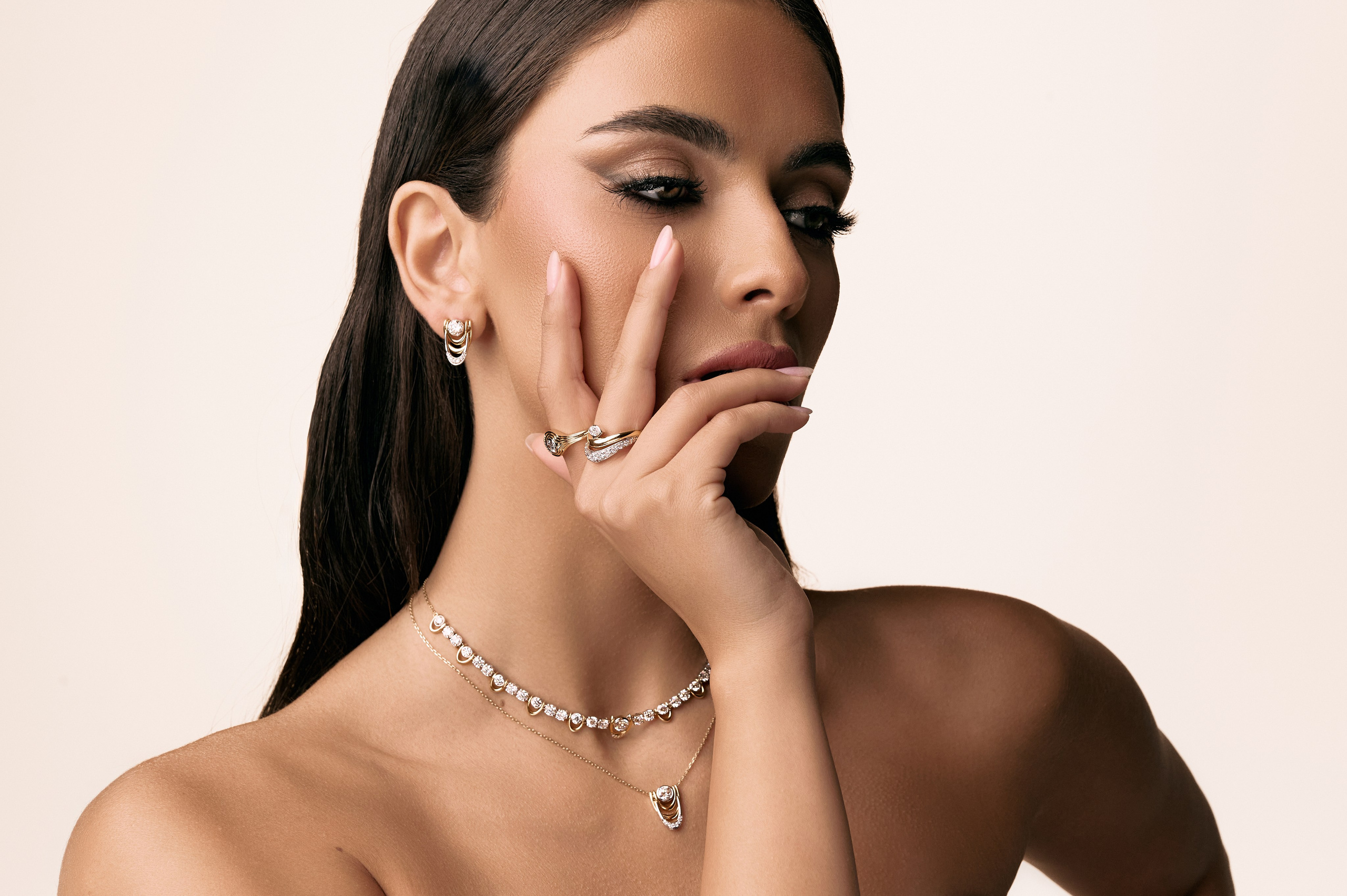Beauty. Fashion and commercial photographer in Dubai and worldwide