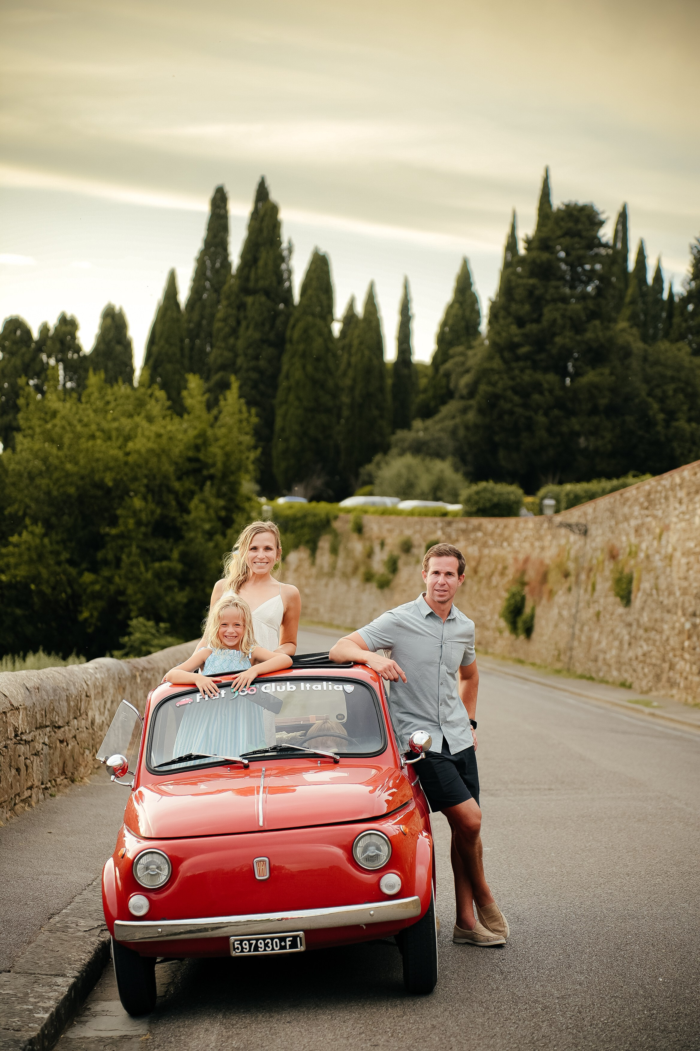 Nicole & Family. Wedding Photographer in Italy