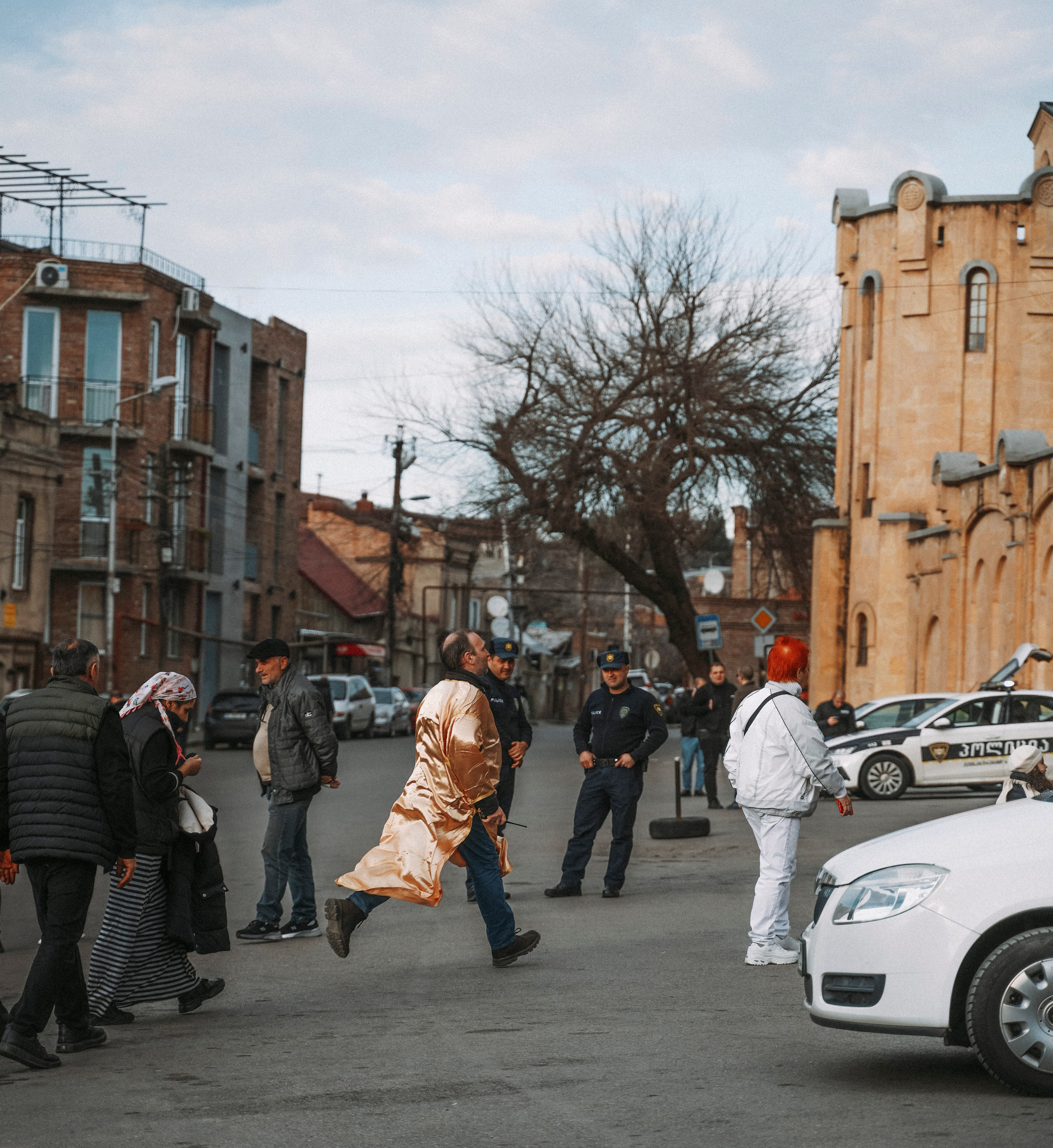 ТБИЛИСИ 2023-2024. Стрит-фотография, полная абсурда, идиотизма и красоты