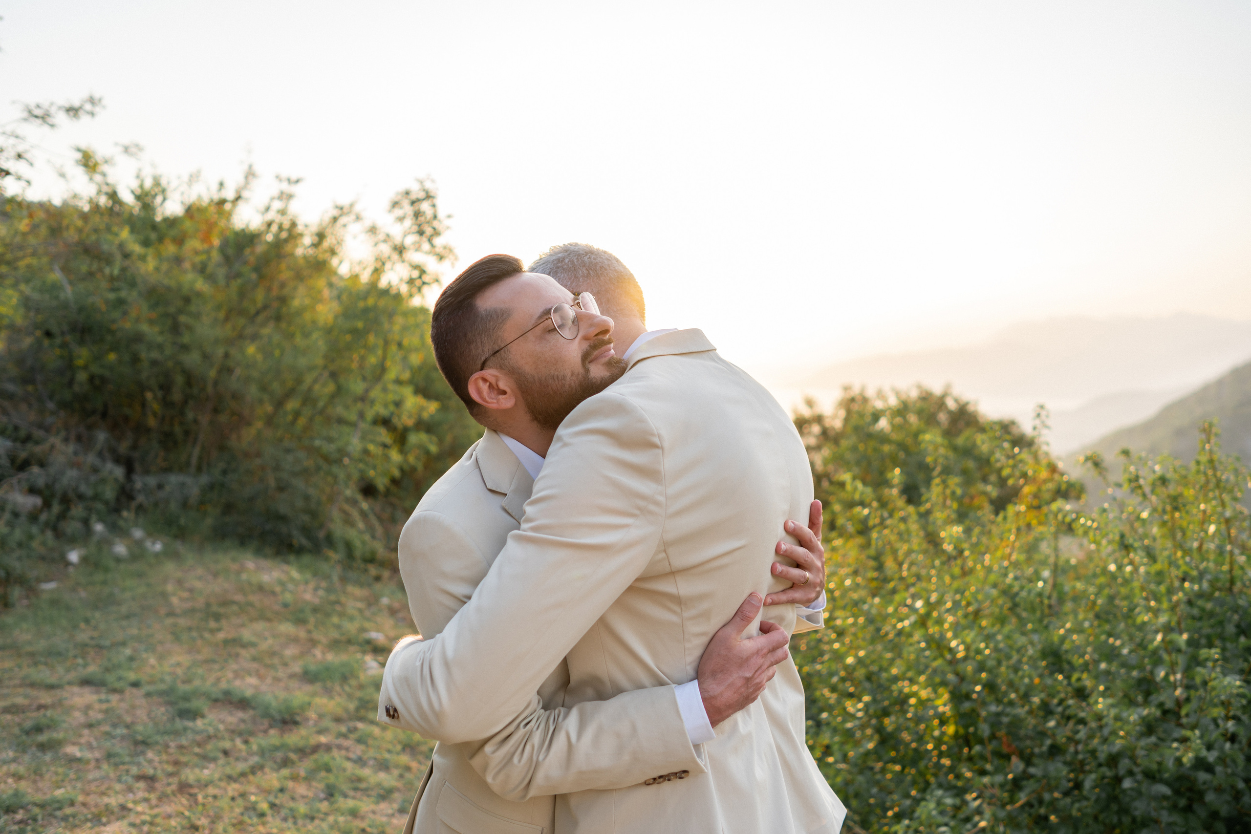 Однополая свадьба в Черногории с видом на Которский залив