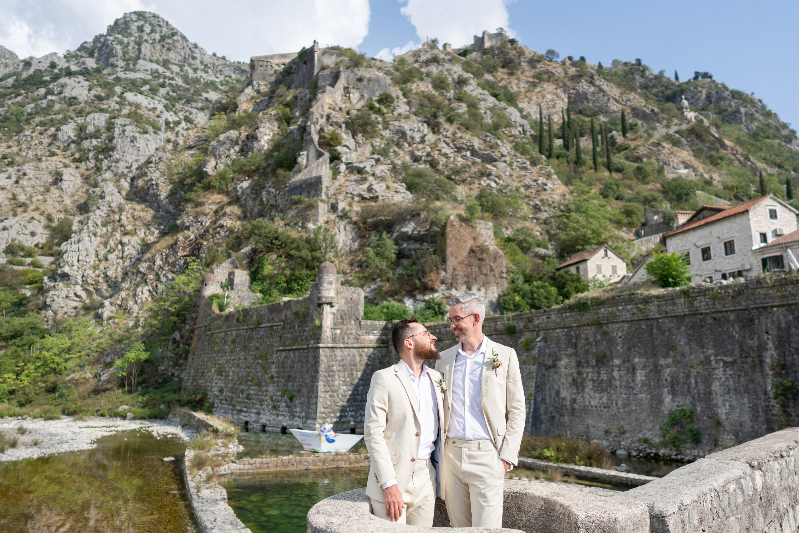 Однополая свадьба в Черногории с видом на Которский залив