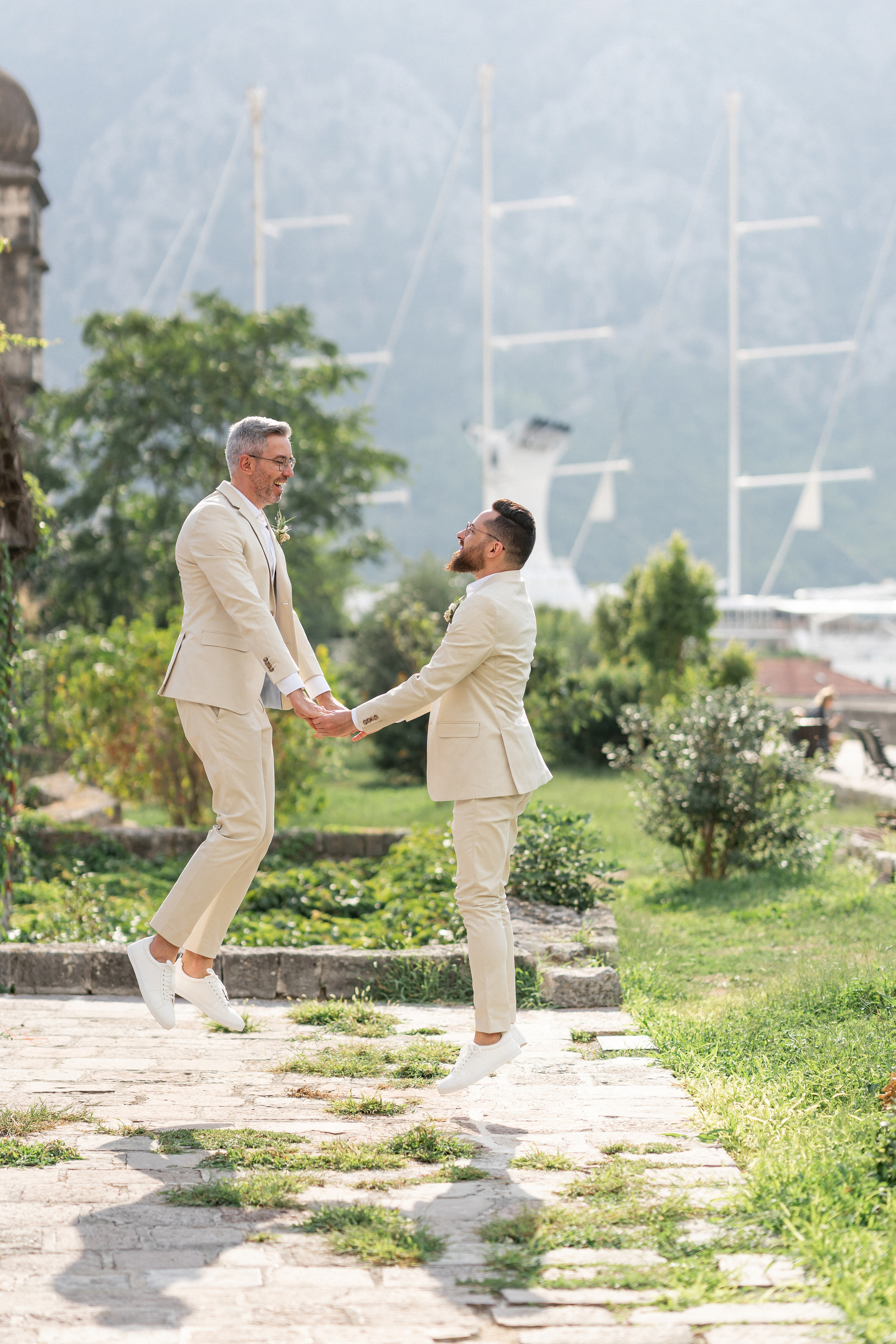 Однополая свадьба в Черногории с видом на Которский залив