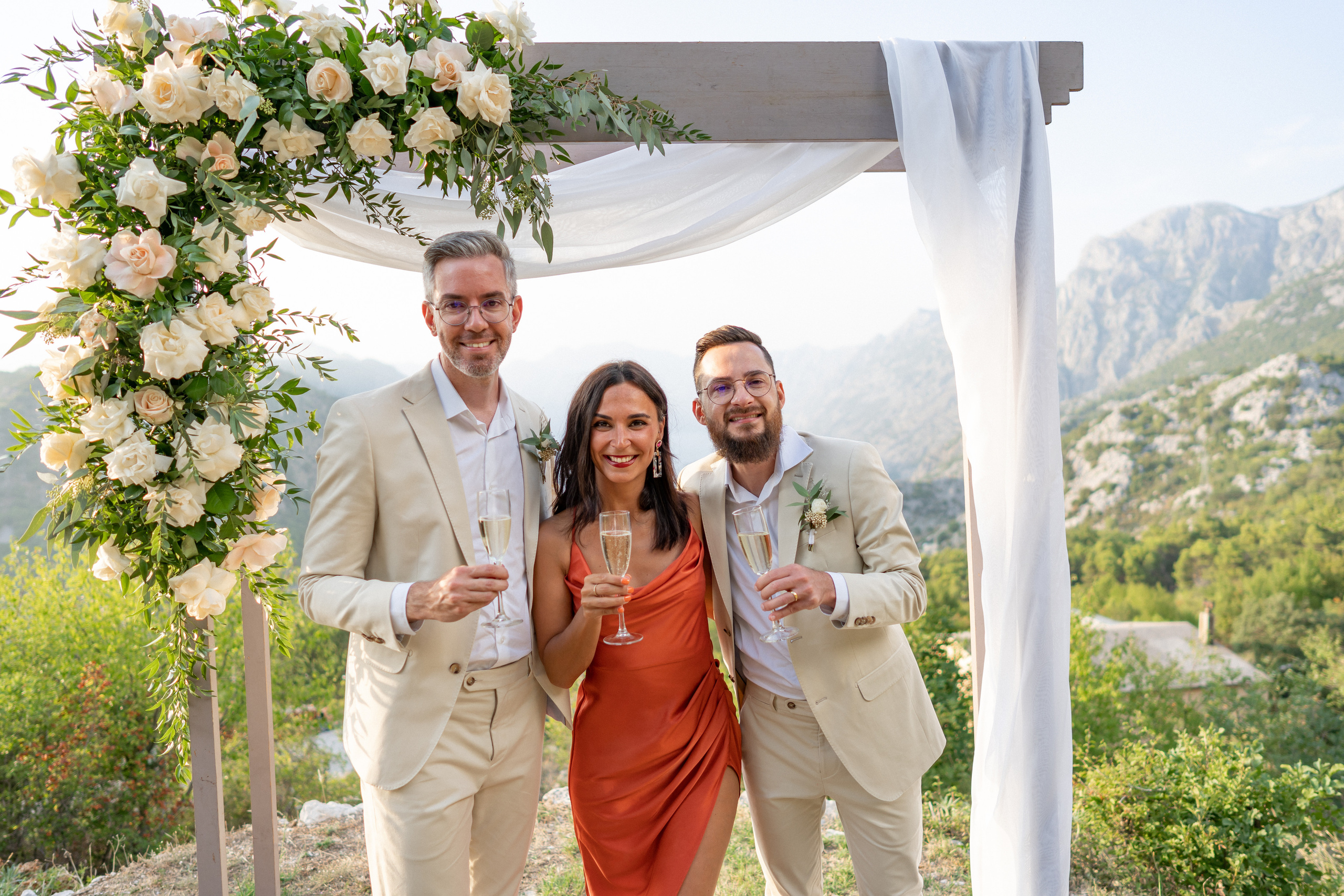 Однополая свадьба в Черногории с видом на Которский залив