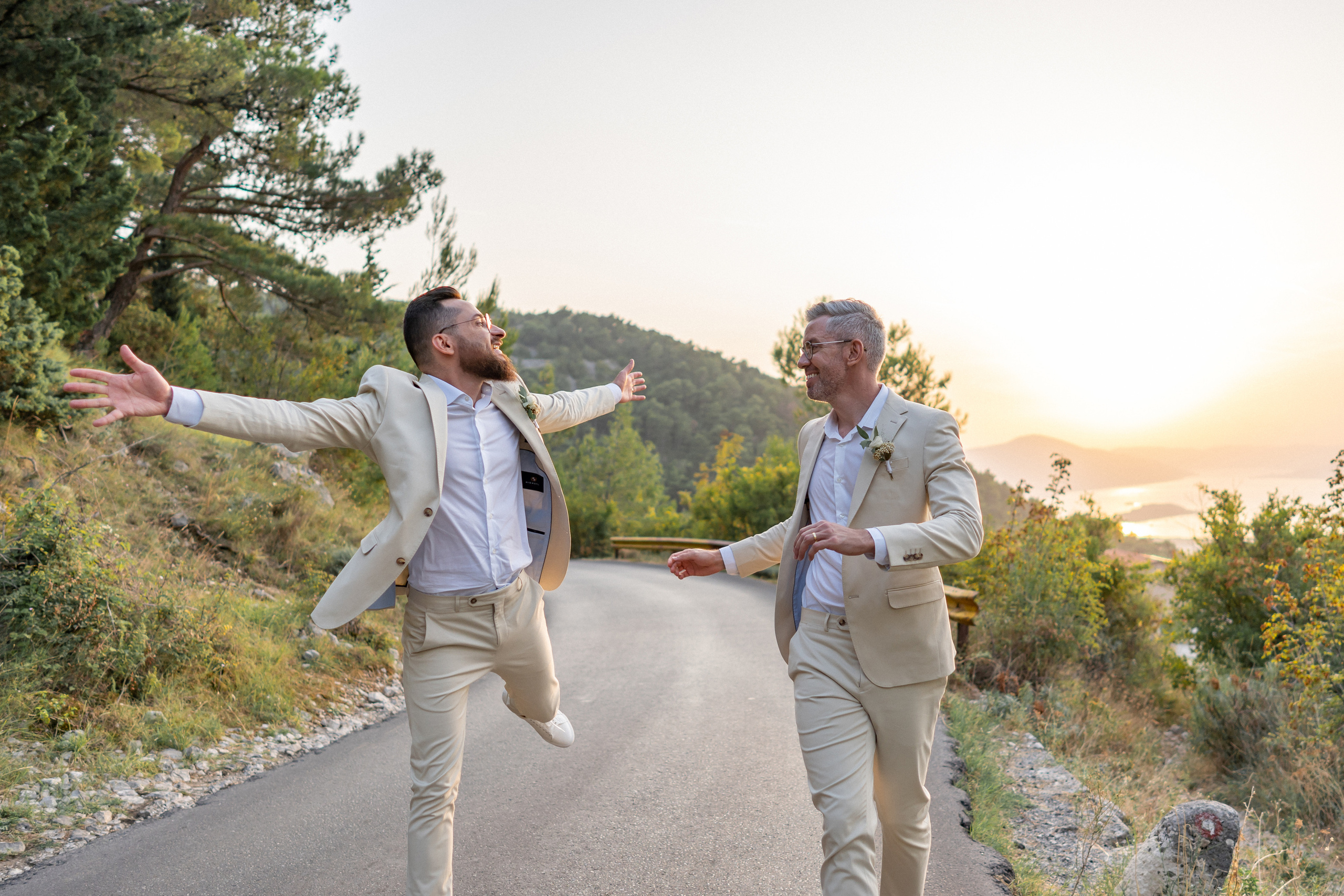 Однополая свадьба в Черногории с видом на Которский залив