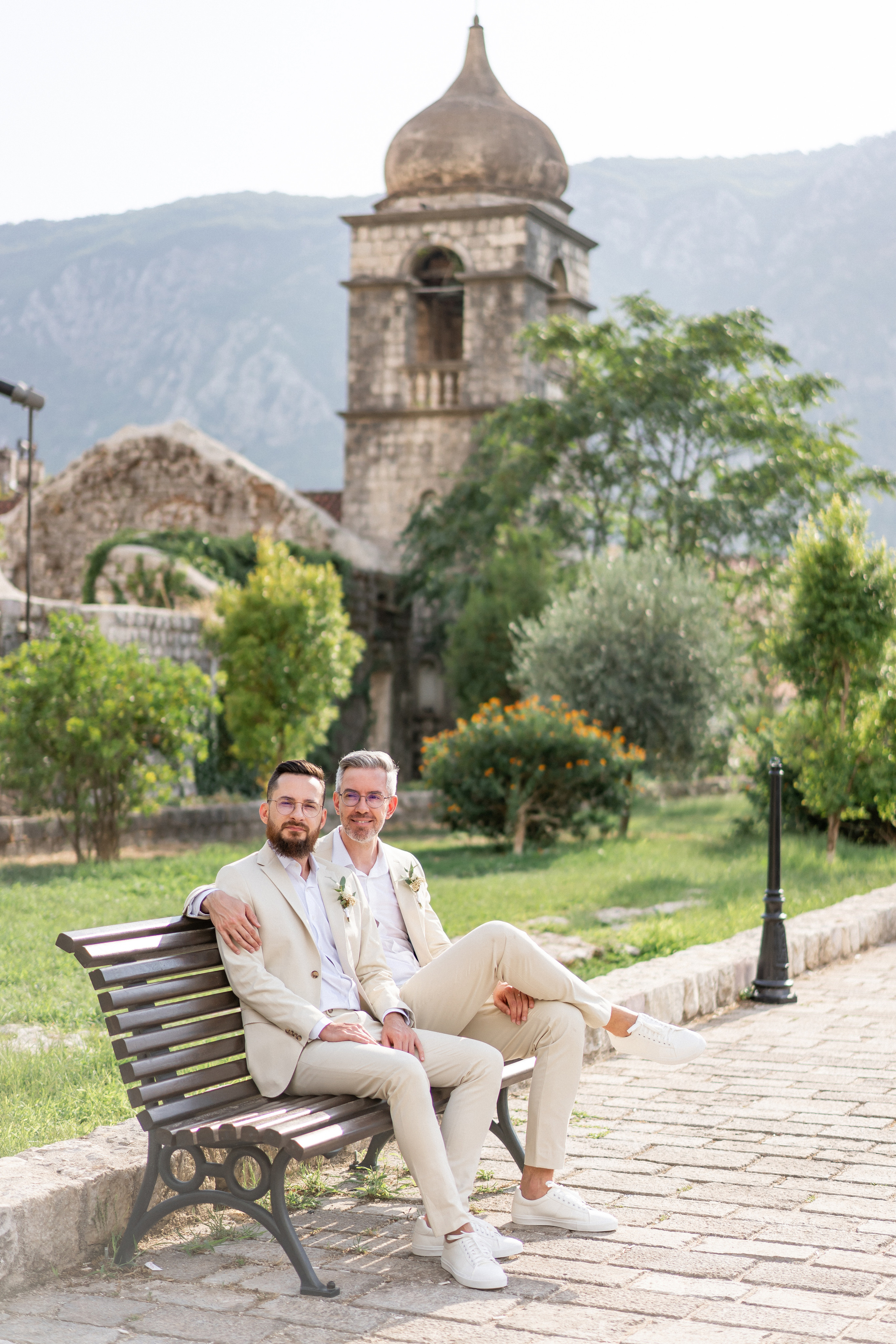 Однополая свадьба в Черногории с видом на Которский залив