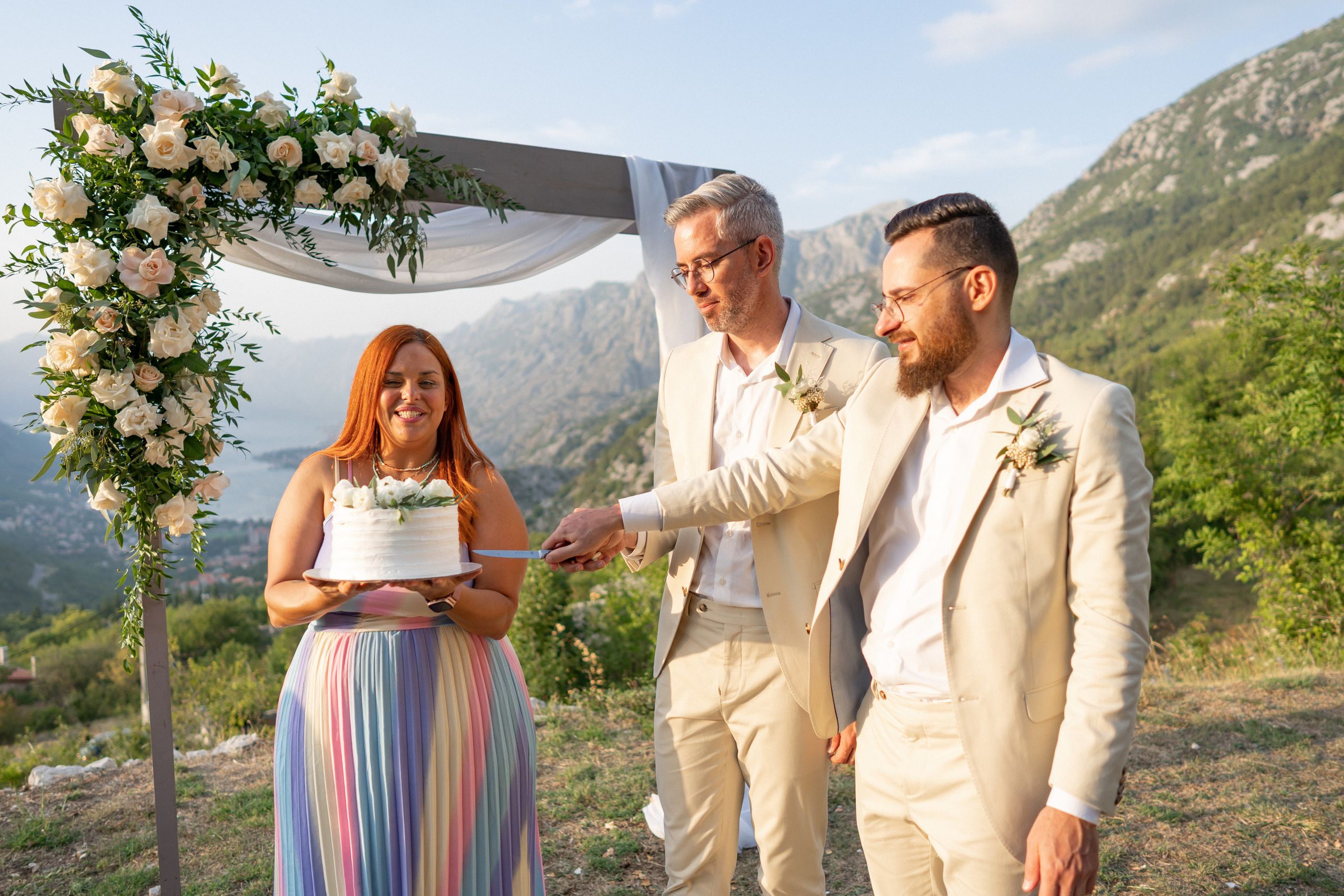 Однополая свадьба в Черногории с видом на Которский залив