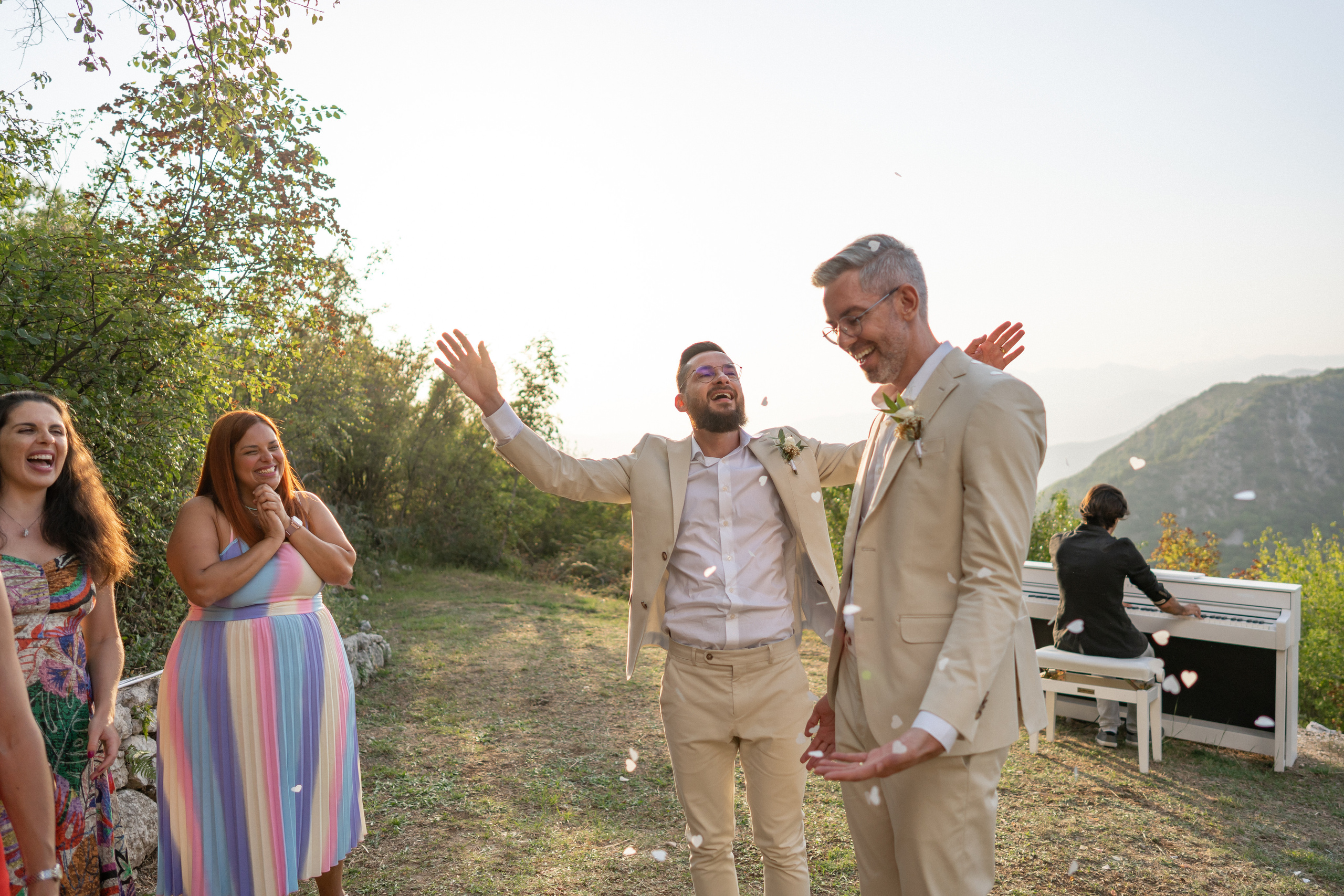 Однополая свадьба в Черногории с видом на Которский залив