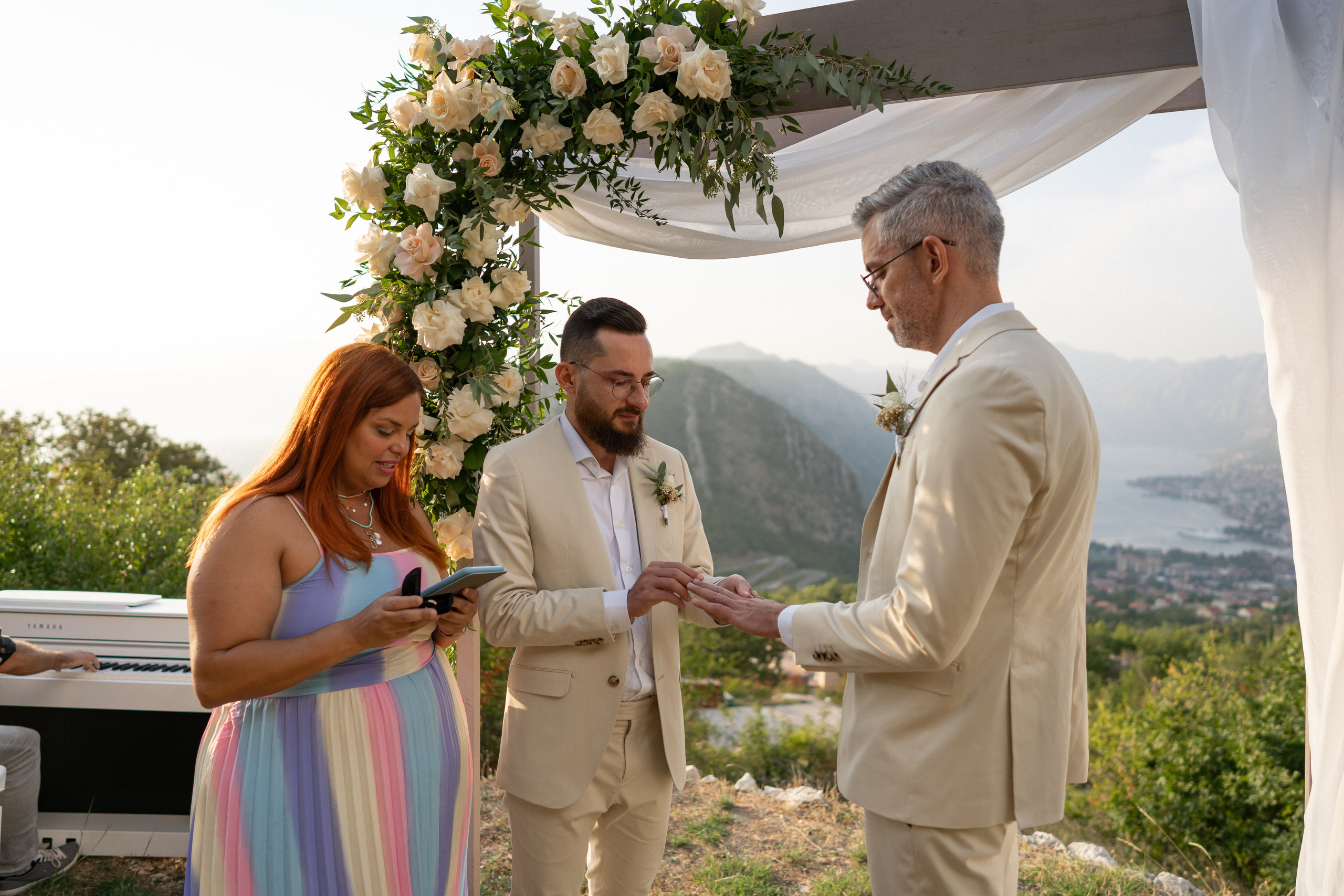 Однополая свадьба в Черногории с видом на Которский залив