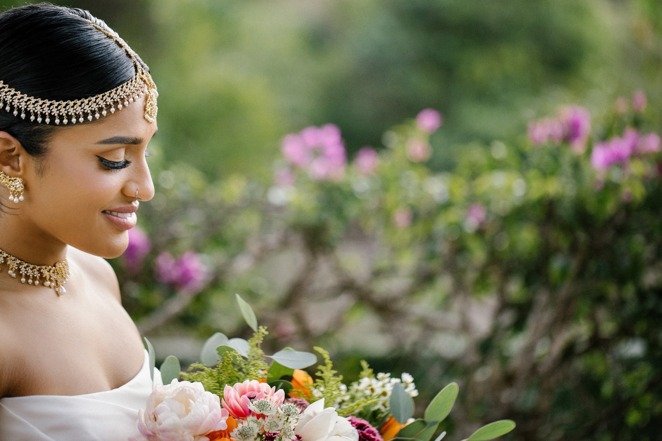 Big funny wedding with guests in paradise Bali island. Get.it.feel — Aesthetic Photography and Videography