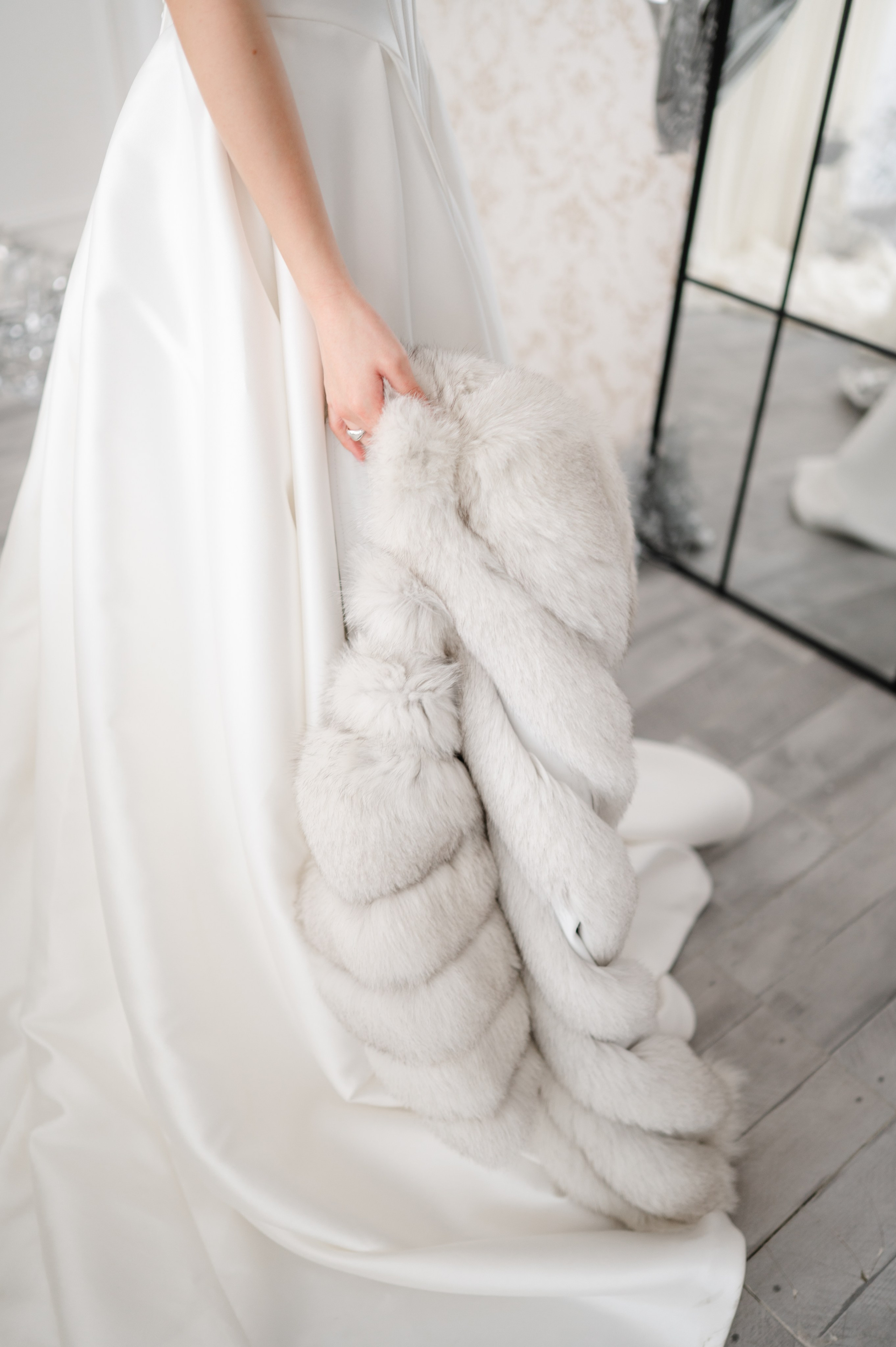 Bride with a concept silver Chrome. Alexandra Hanu Photographer