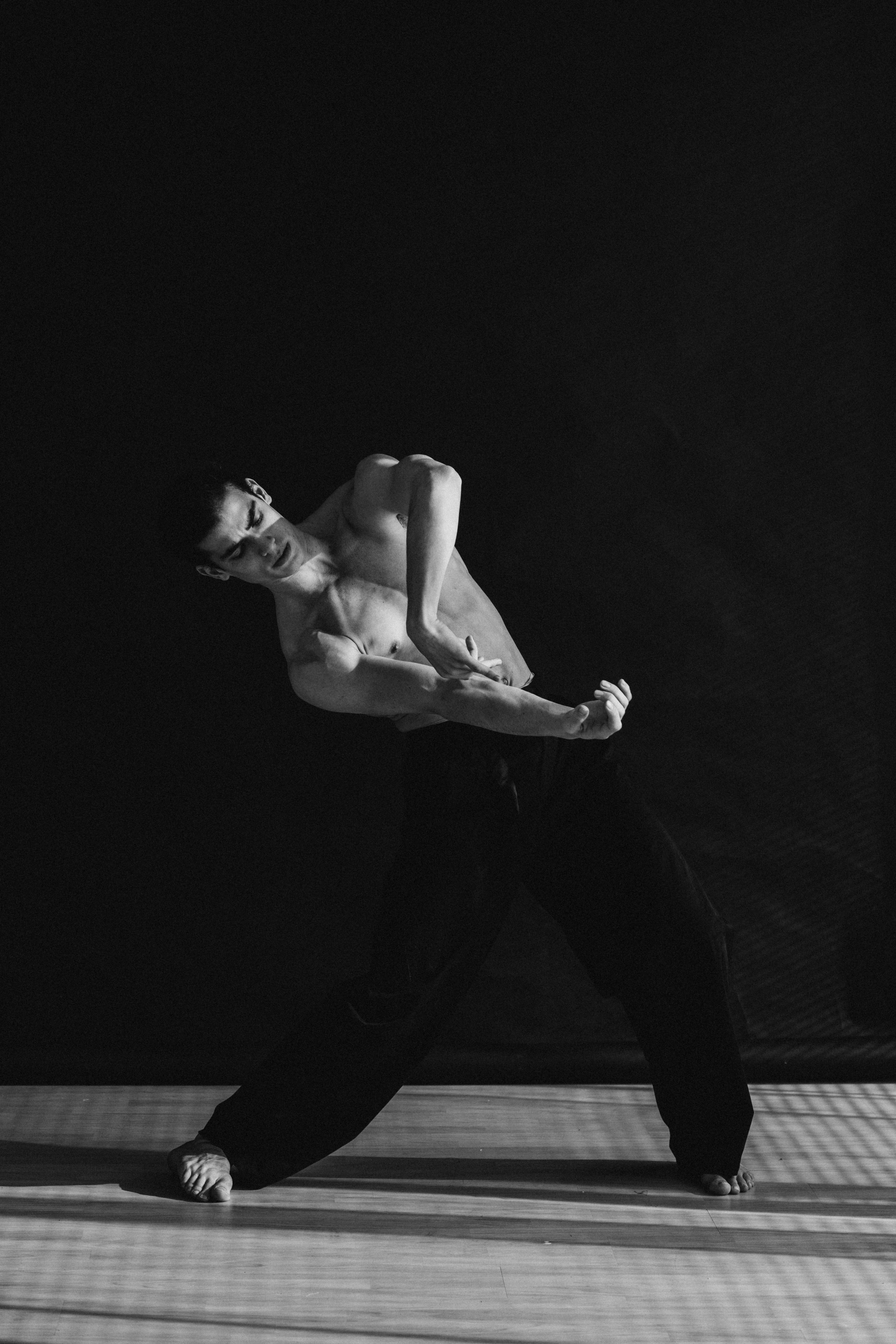 DANCERS. Victoria Olonen – Cinematic Portrait Artist | Helsinki & Europe