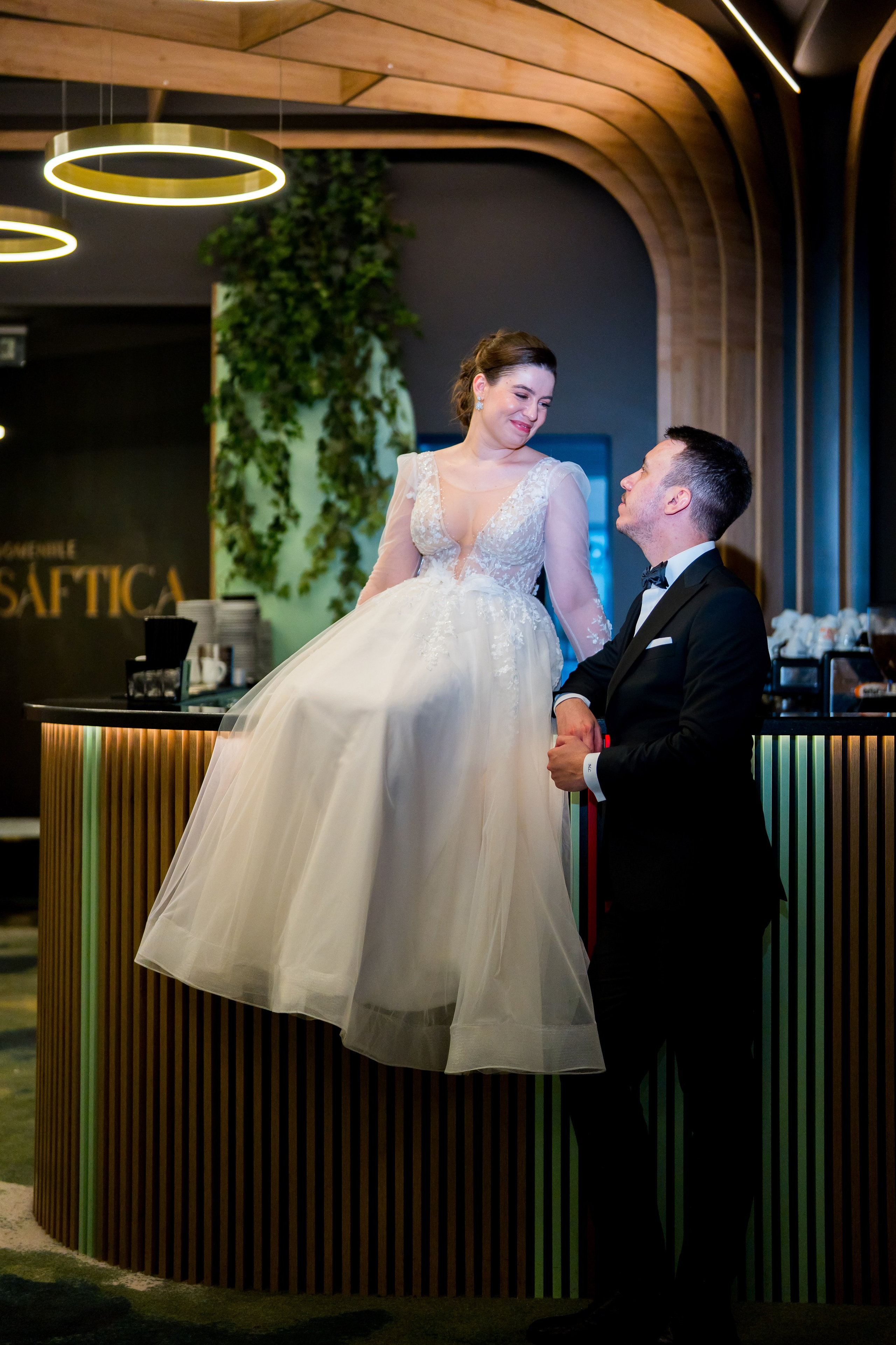 PARTY. Gabriel Florea — Fotograf nuntă București