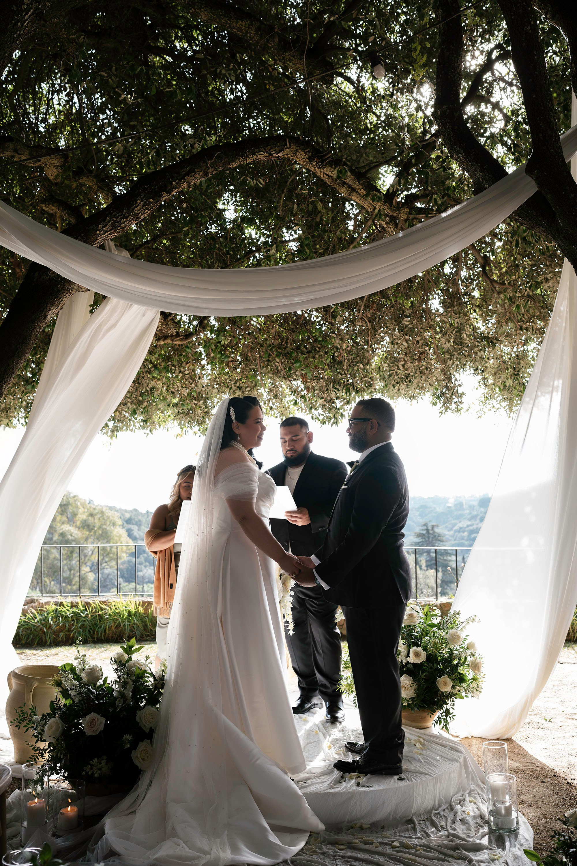 Donielle and Edwin. Fotógrafos de bodas de destino y creadores de contenido con base en España