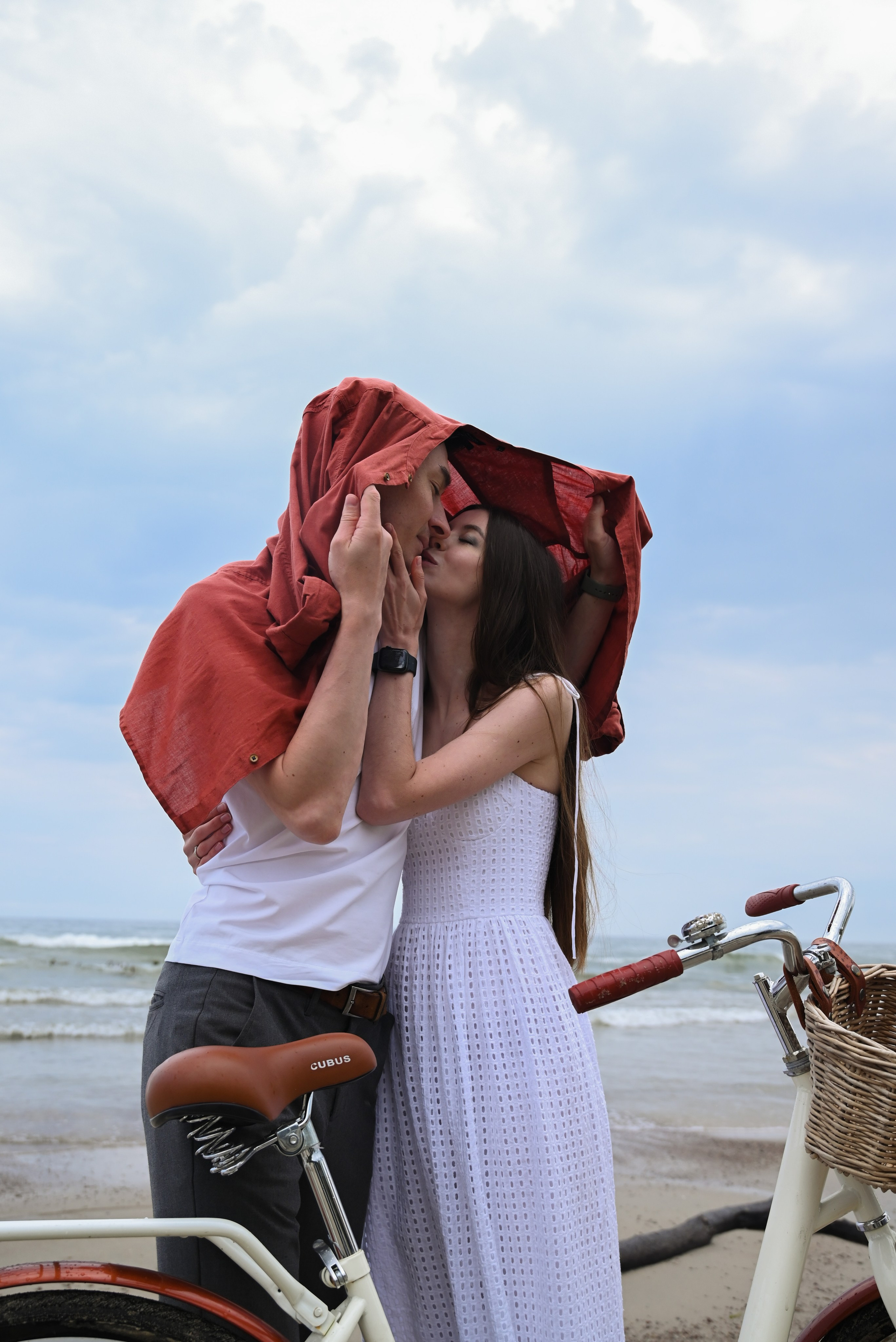 Love photography story on the riva of the see