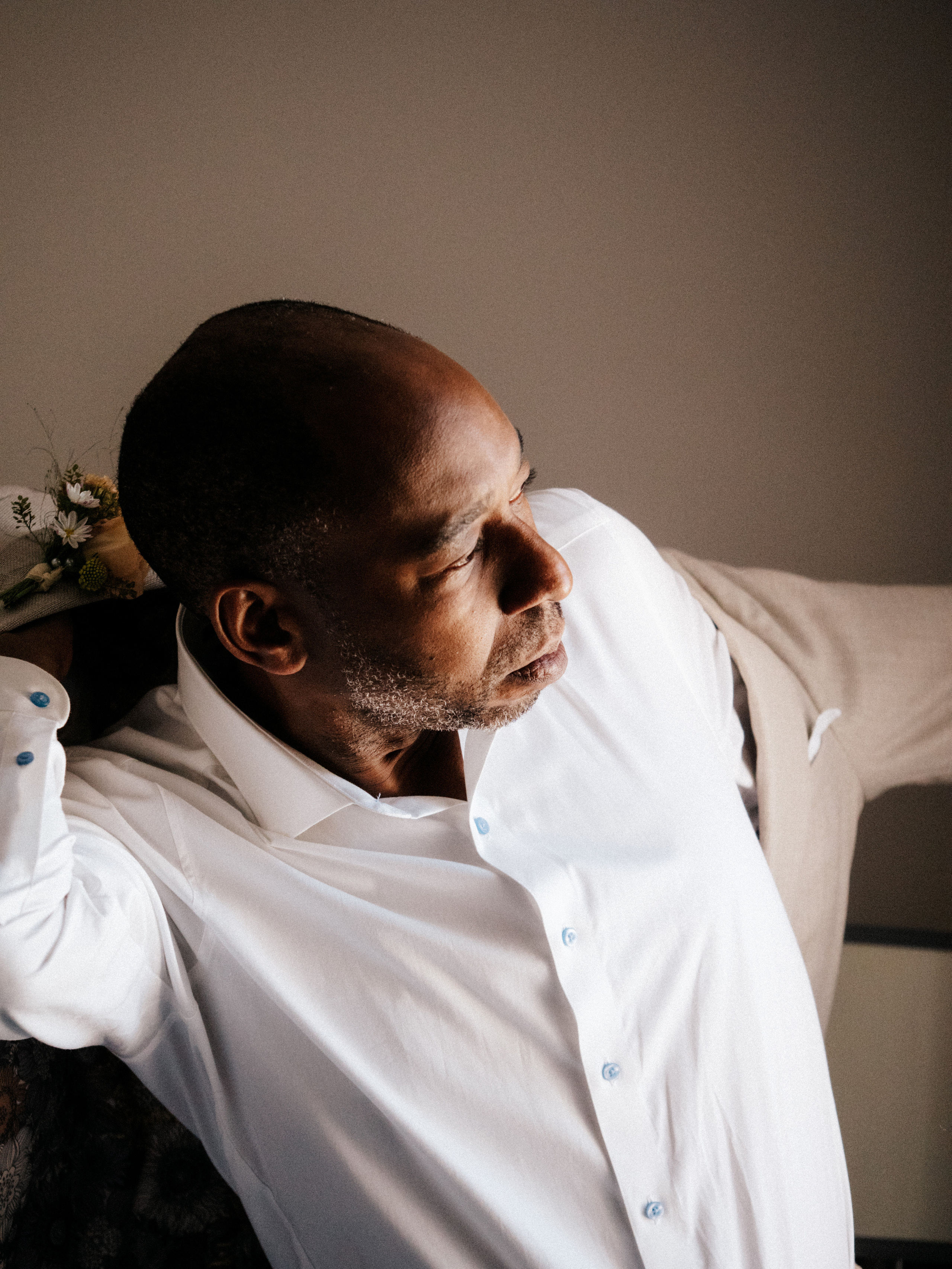 Groom getting ready in Hotel 10 in Monteal, Quebec.