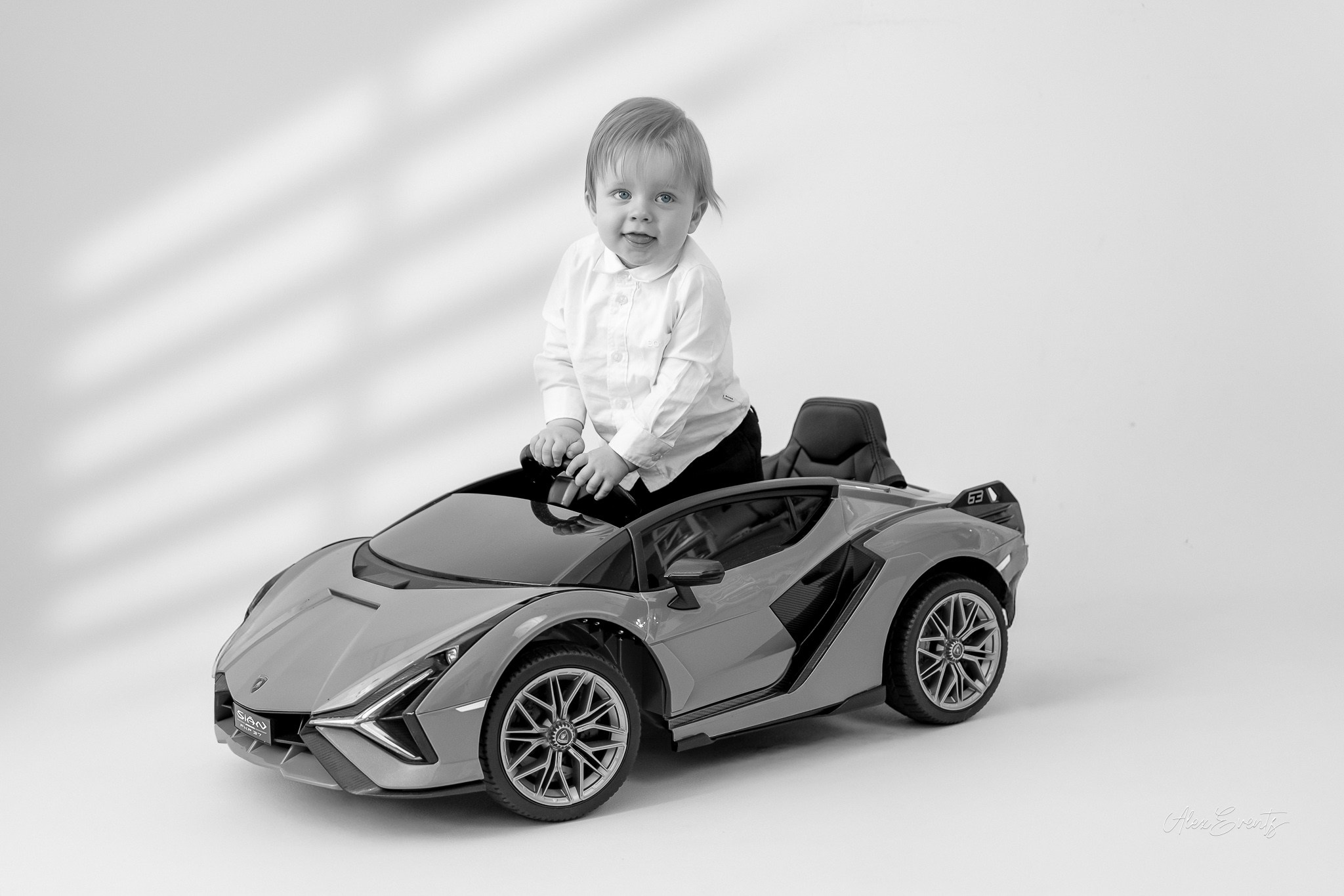 Fotograf Studio copii 1 an Romani Danemarca | Alex Events. AlexEvents Fotograf / Videograf de evenimente Danemarca DK Horsens, Arhus, Odense, Vejle.Nunta, botez, foto-studio