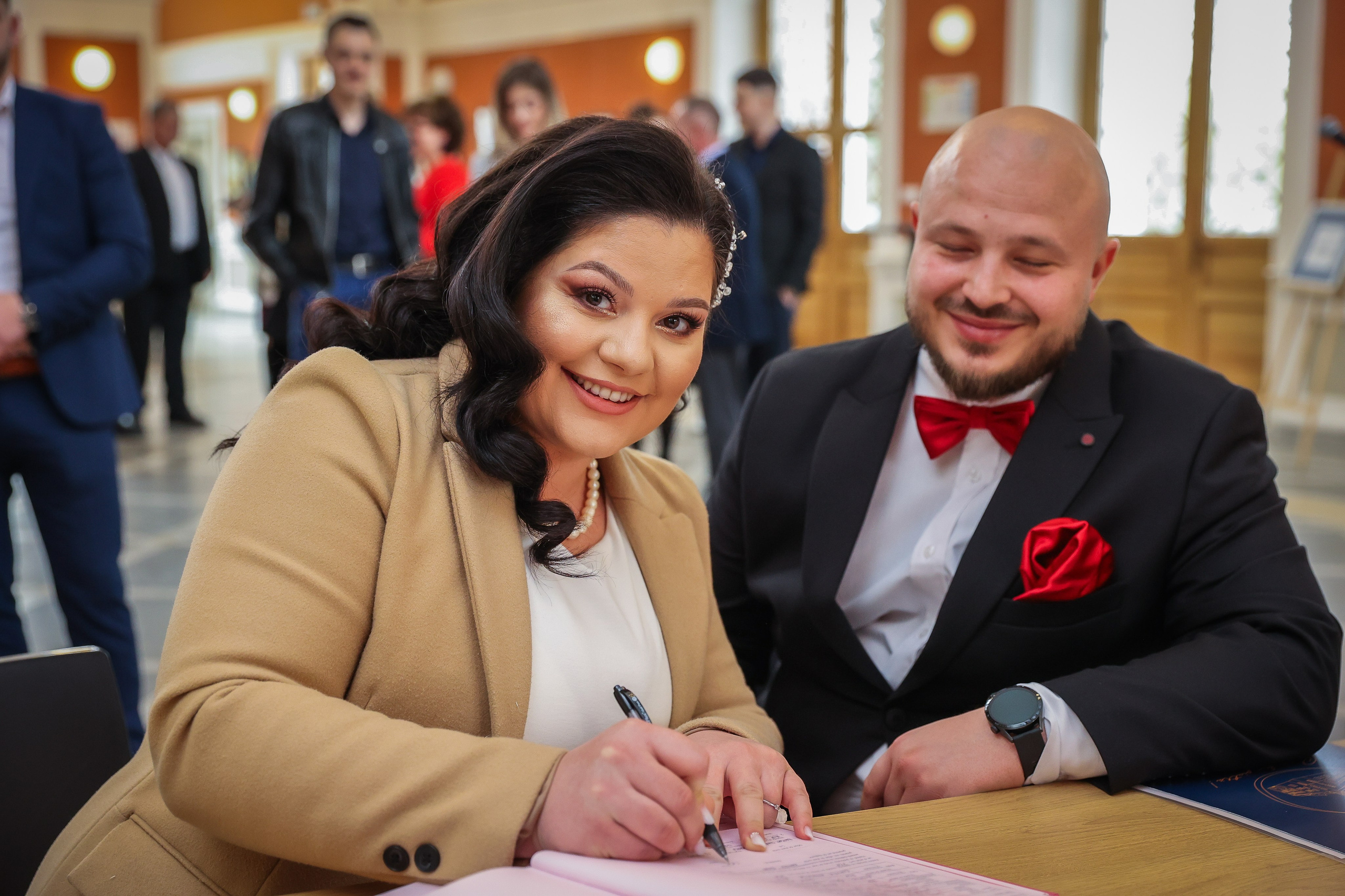 Andreea & Radu — simplu, autentic, al lor. Rares Bucur is a professional wedding photographer based in Cluj-Napoca, Romania, specializing in wedding photography