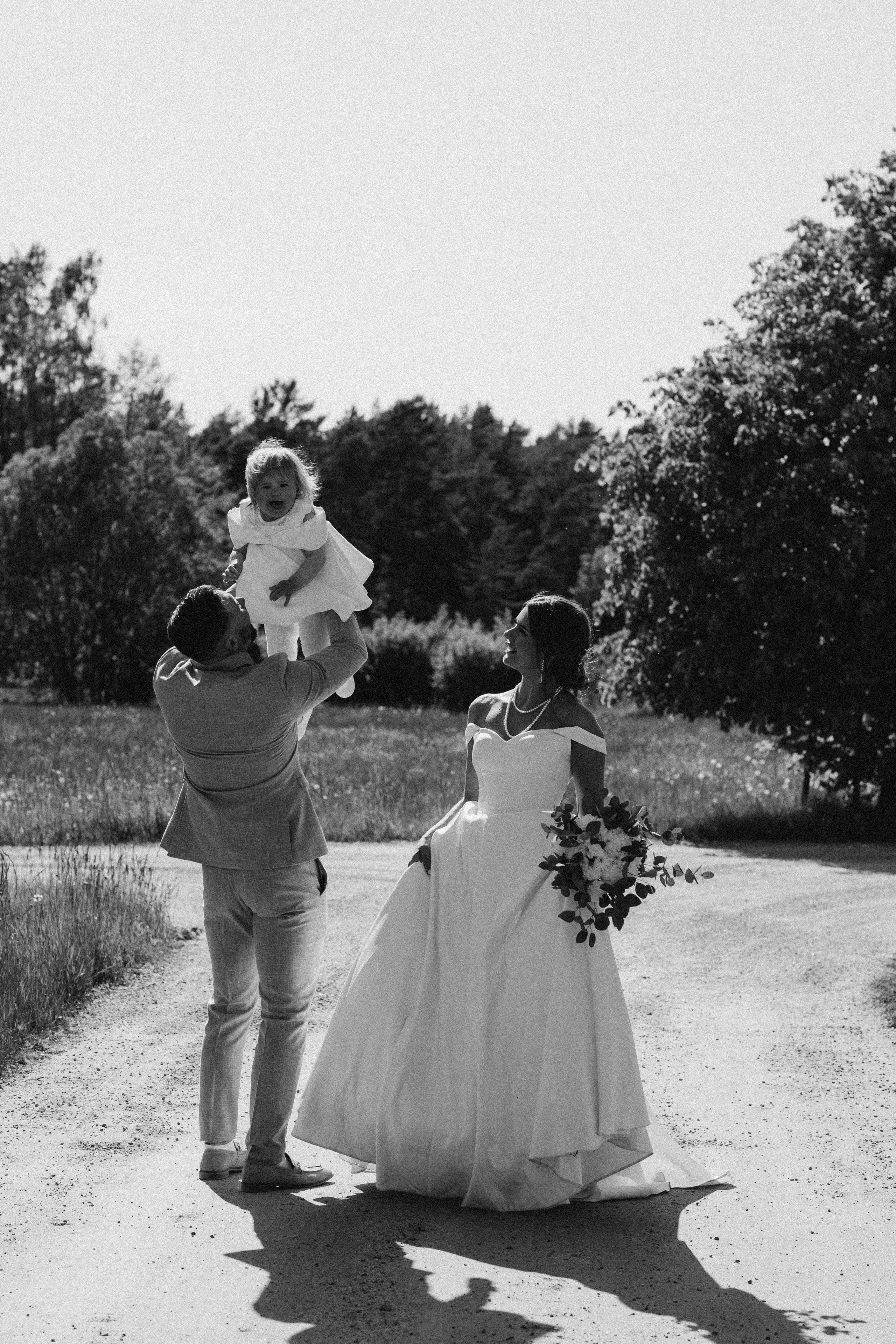 Potrait, wedding, lovestory. Wedding and portrait photographer in Helsinki Vickan O